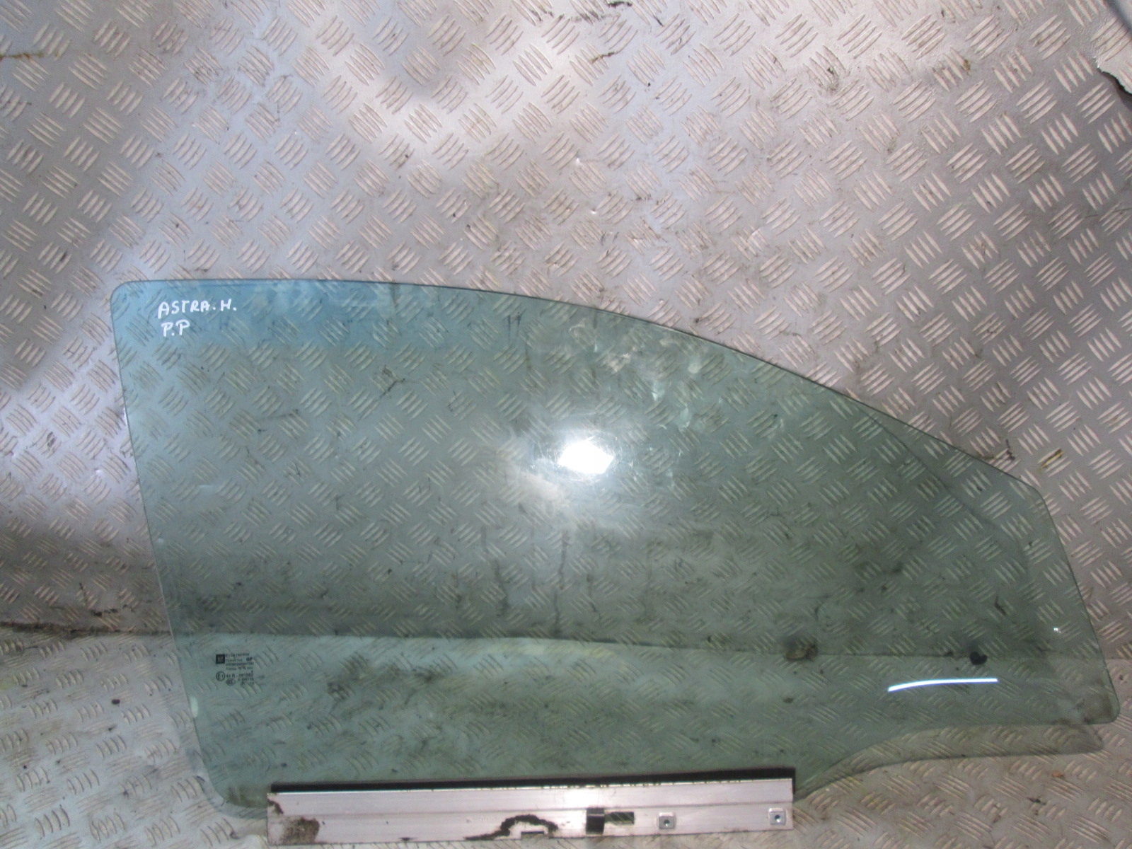 SZYBA DRZWI PRAWA PRAWY PRZÓD OPEL ASTRA H 5D 04-10 06'