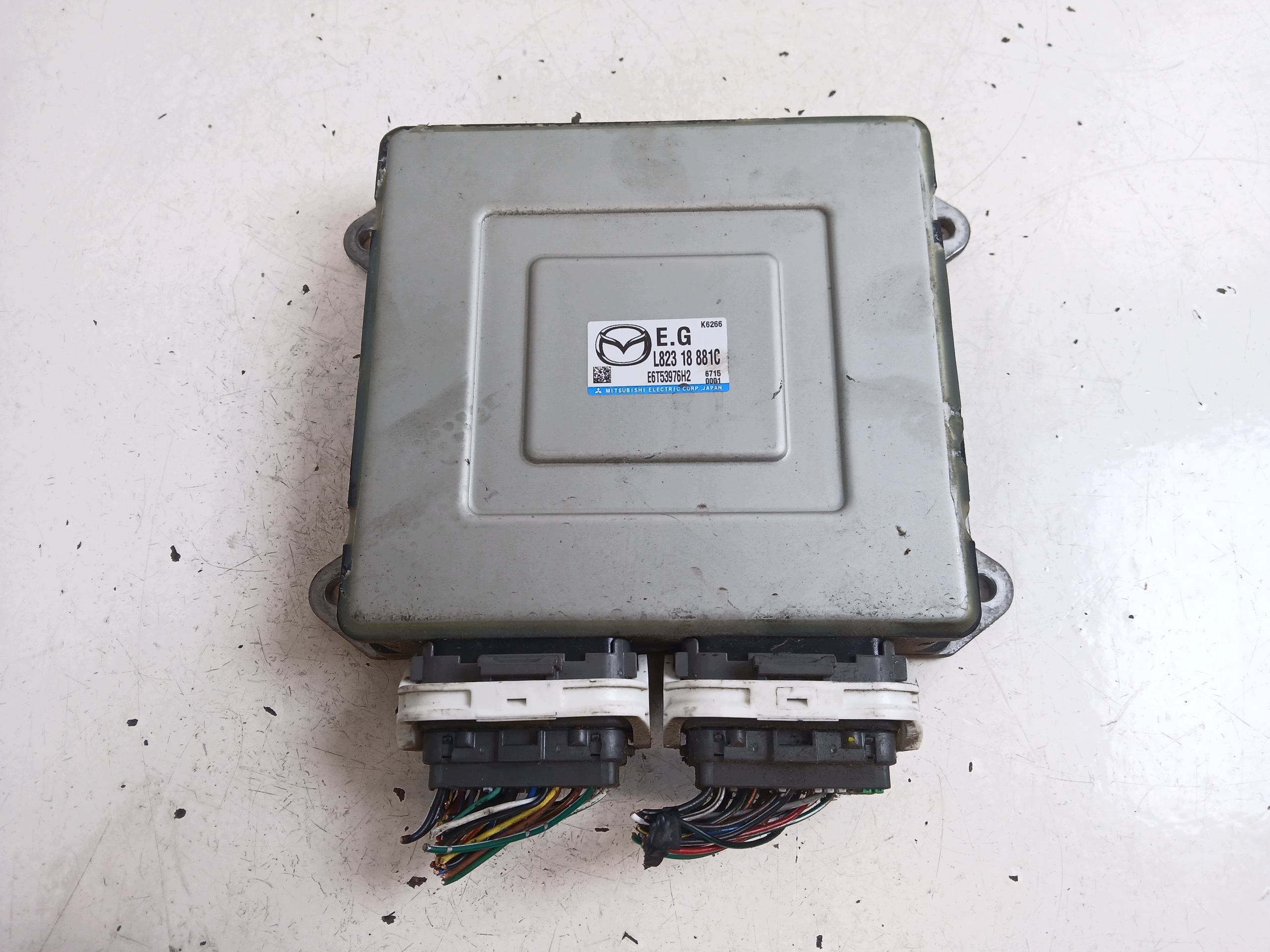 MAZDA 5 CR et 1.8 unité de commande électronique uce moteur ordinateur L82318881C