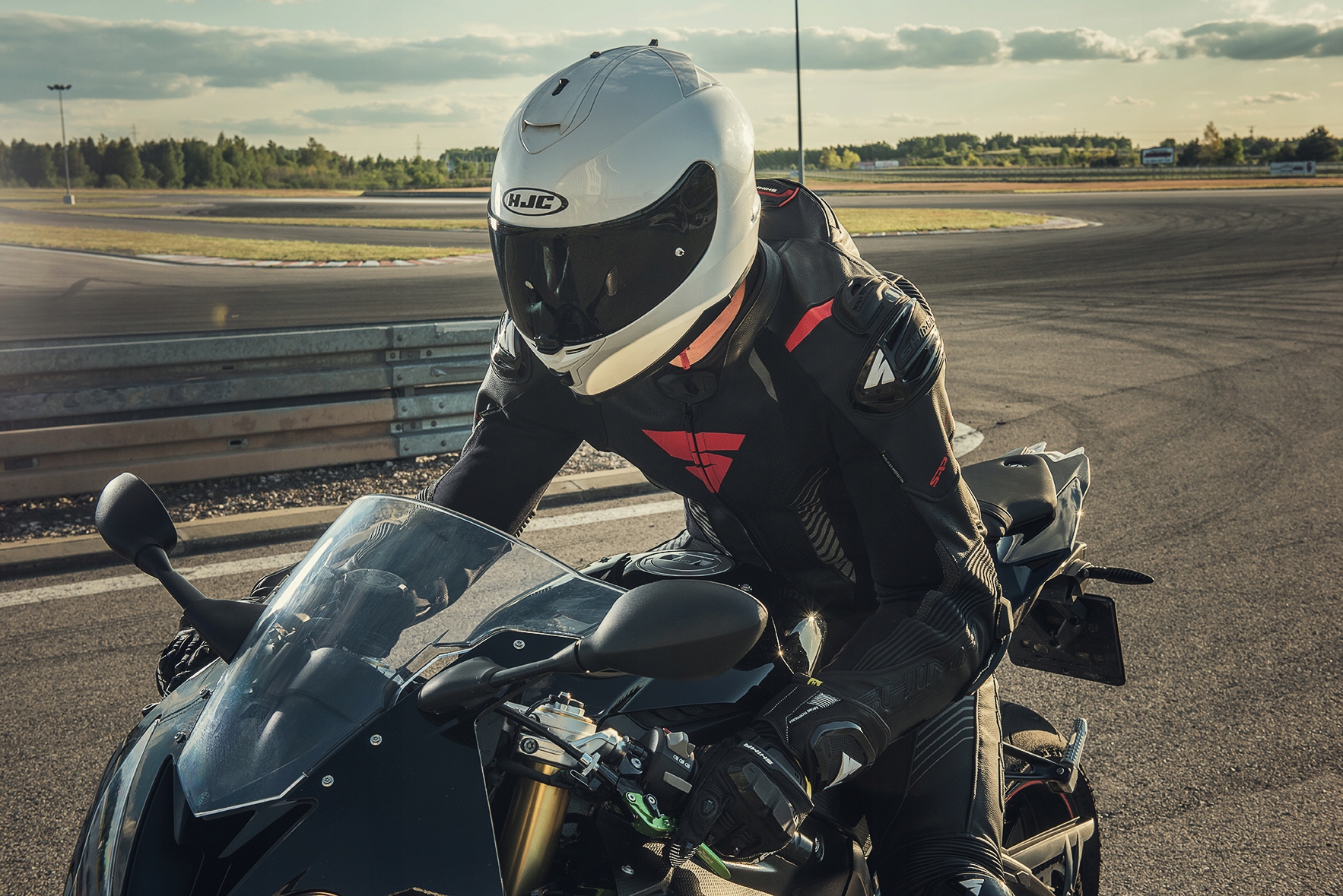 KOMBINEZON MOTOCYKLOWY | SHIMA APEX RS | MĘSKI JEDNOCZĘŚCIOWY + GRATISY Materiał skóra