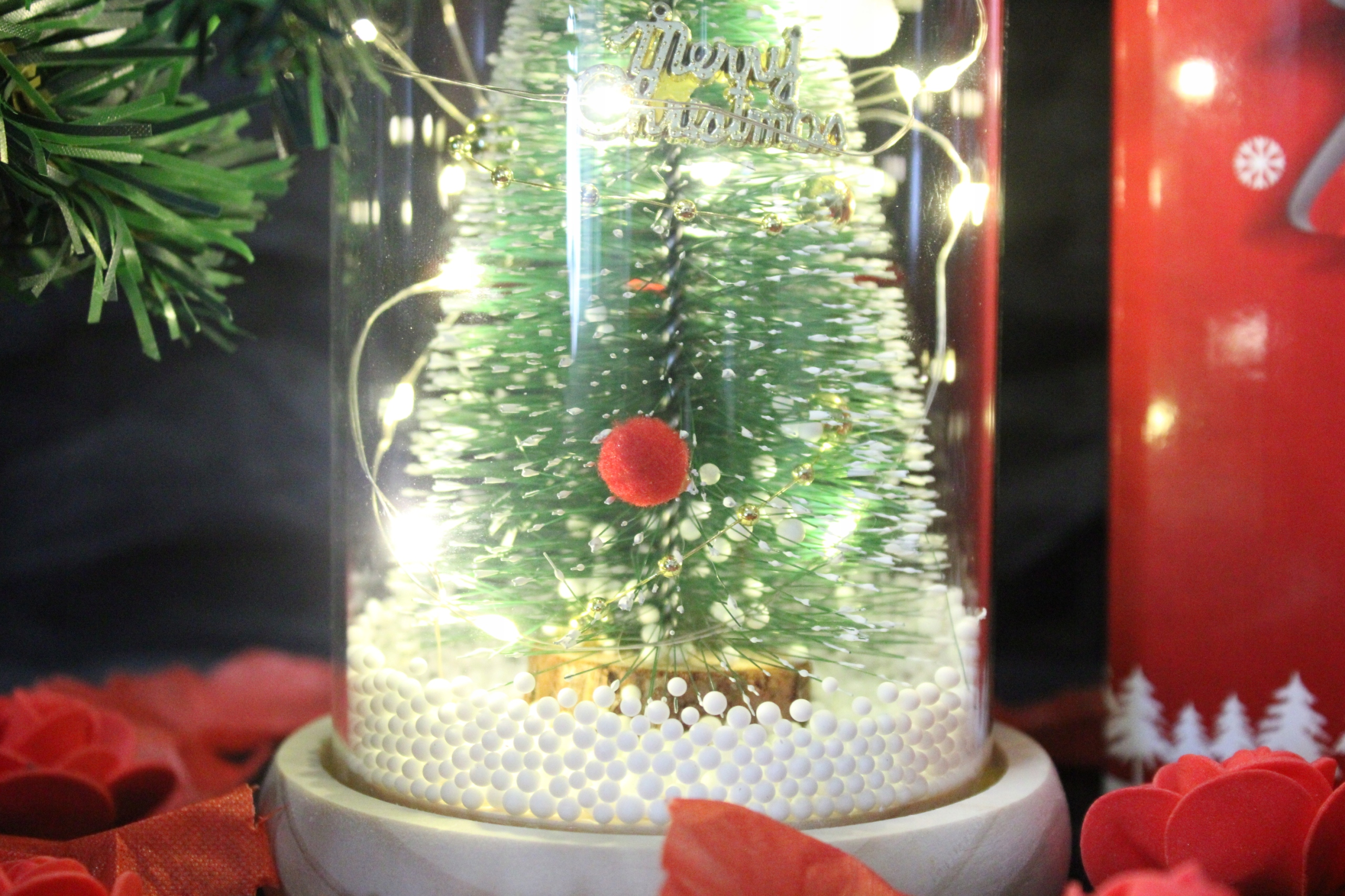 WIECZNA CHOINKA W SZKLE LED JAK RÓŻA MIKOŁAJ ŚWIĘTA GWIAZDKA PREZENT LED Materiał podstawy drewno