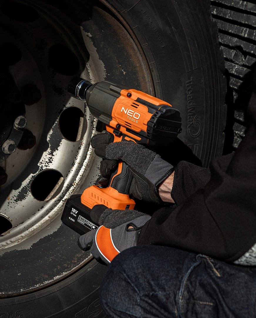 NEO KLUCZ UDAROWY ZAKRĘTARKA 18V BEZSZCZOTKOWE 1100NM AKUMULATOROWY Pojemność akumulatora 18 Ah