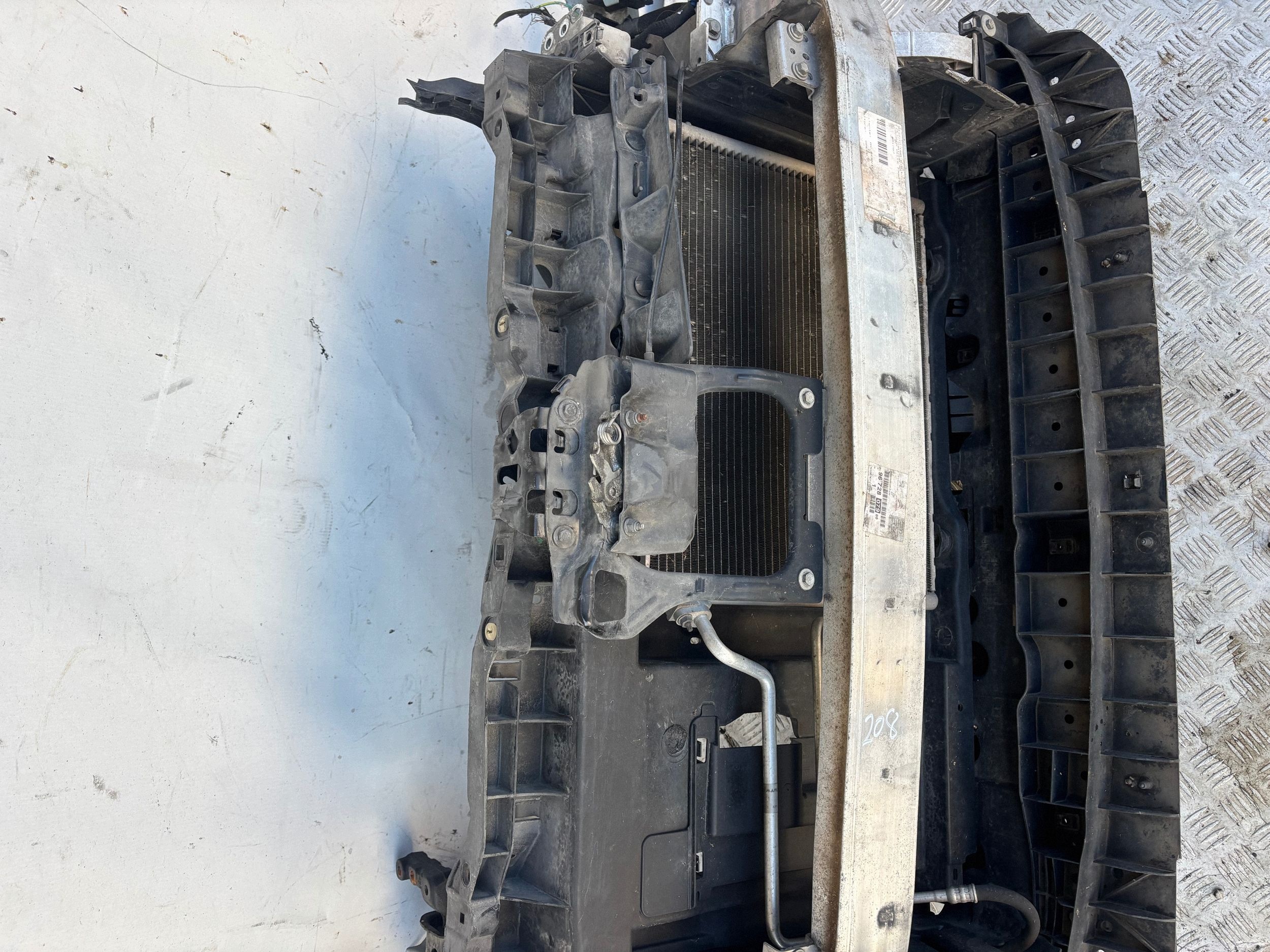 support panel for radiators sider quarter radiator PEUGEOT 208 and 1.4 HDI 12