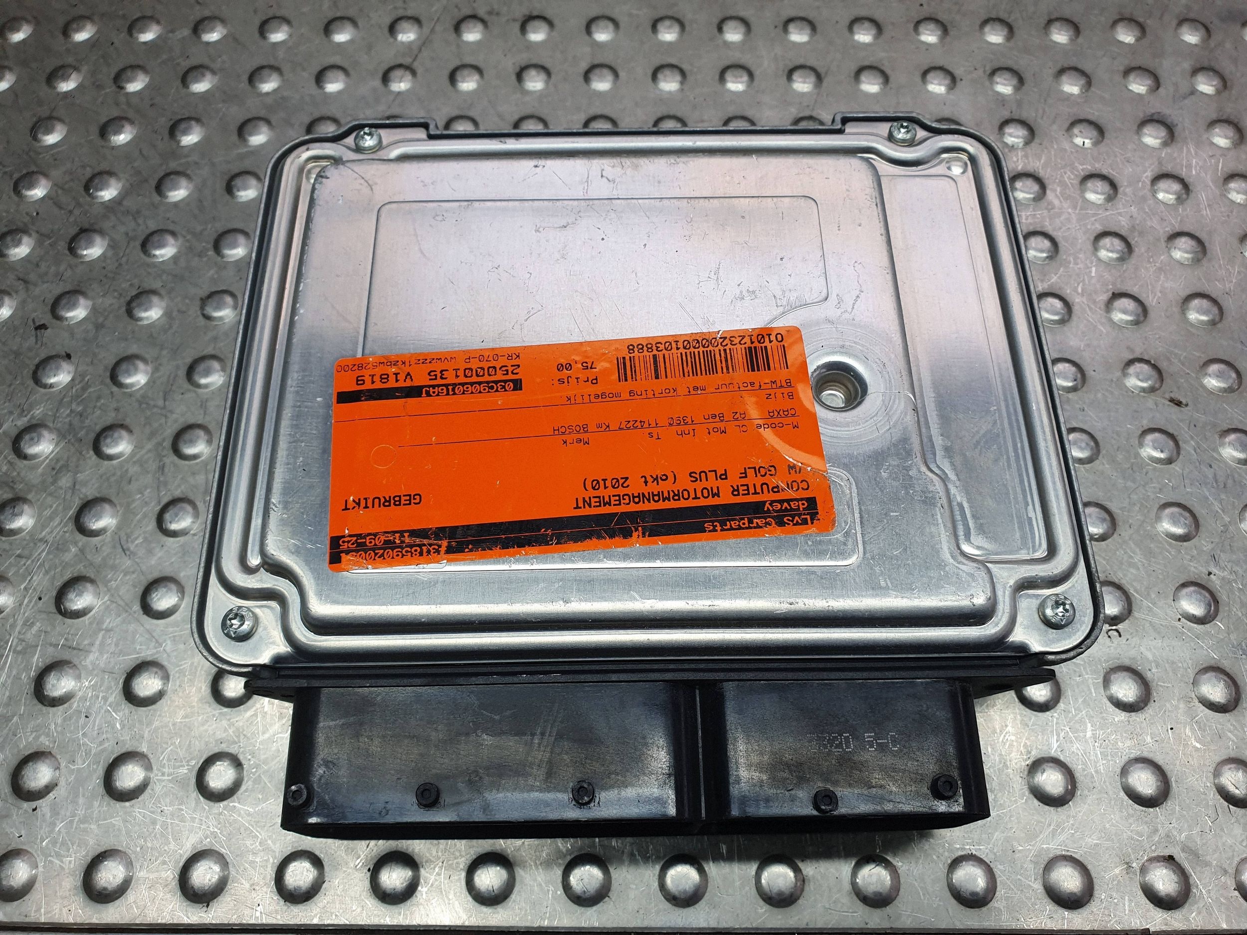 computer control unit of the engine 03C906016AJ 0261S05808 VW GOLF plus V VI CAXA