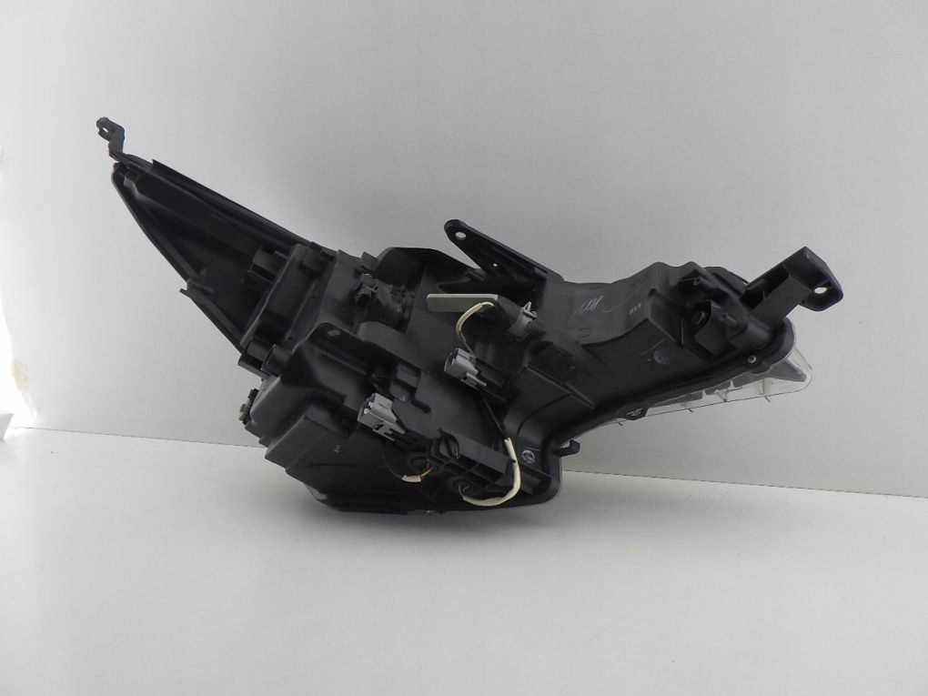 TOYOTA AVENSIS T27 LIFT T29 FULL LED light left front