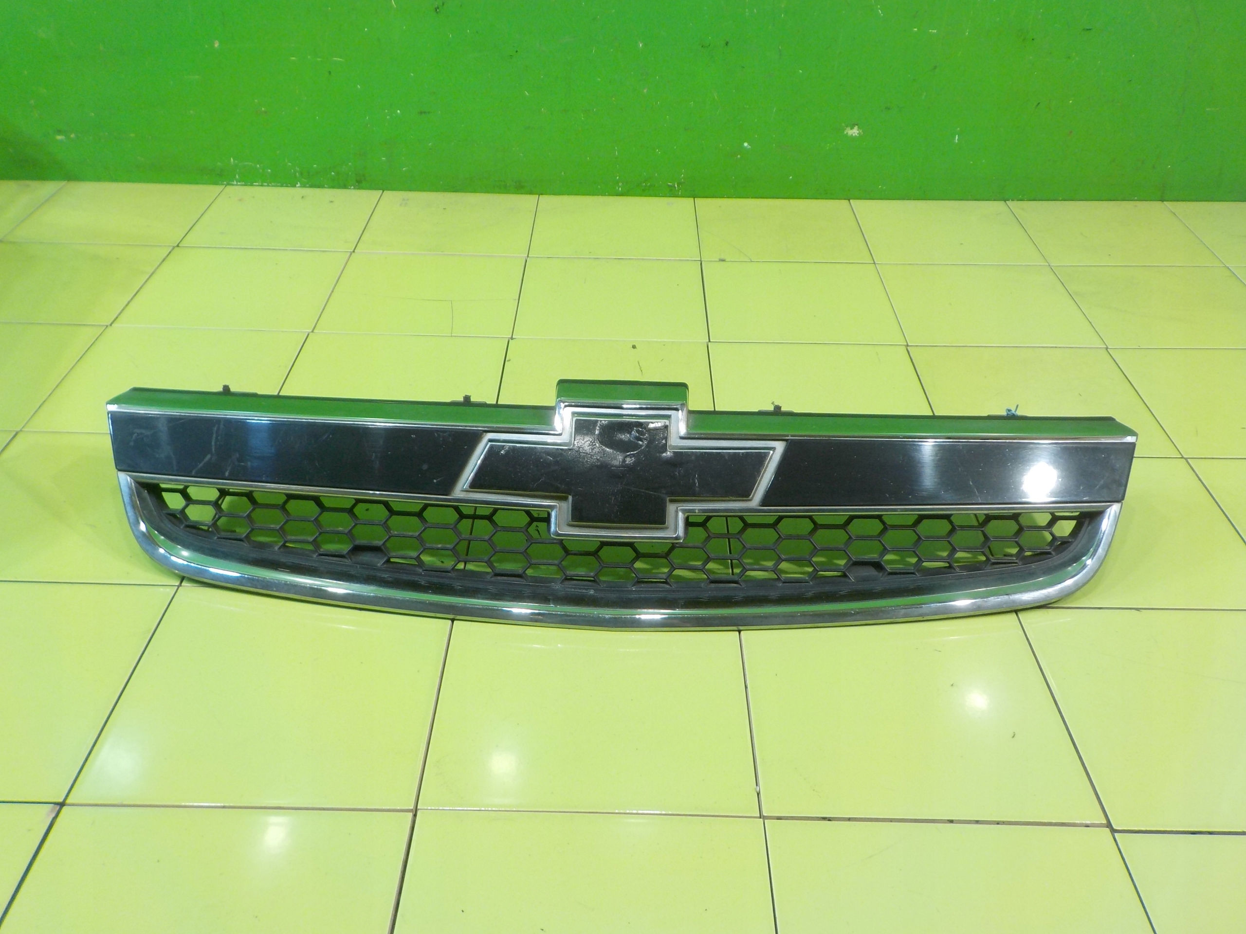 Chevrolet CAPTIVA 2.0 08r 5D решетка радиатора