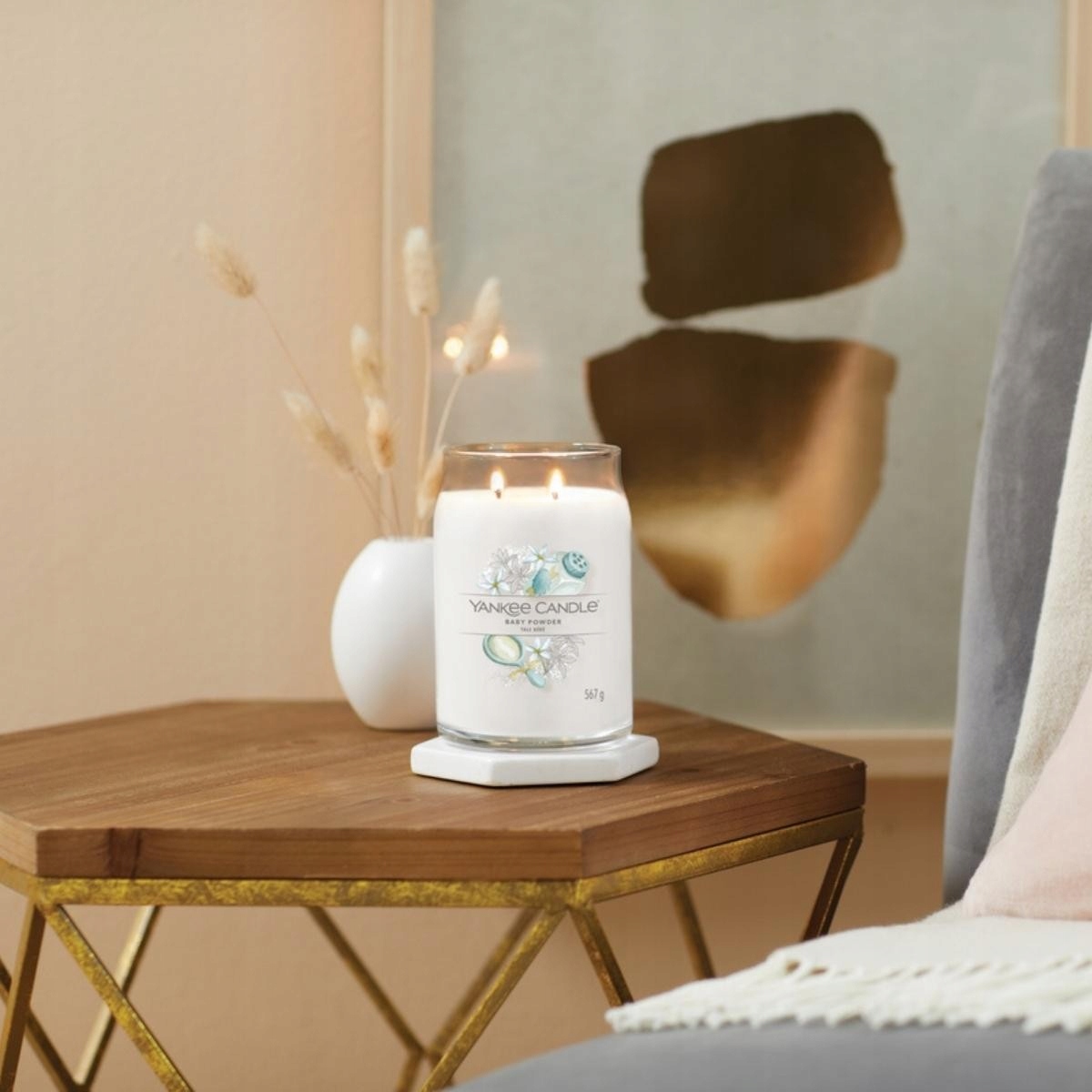 Velká svíčka Signature Baby Powder Yankee Candle