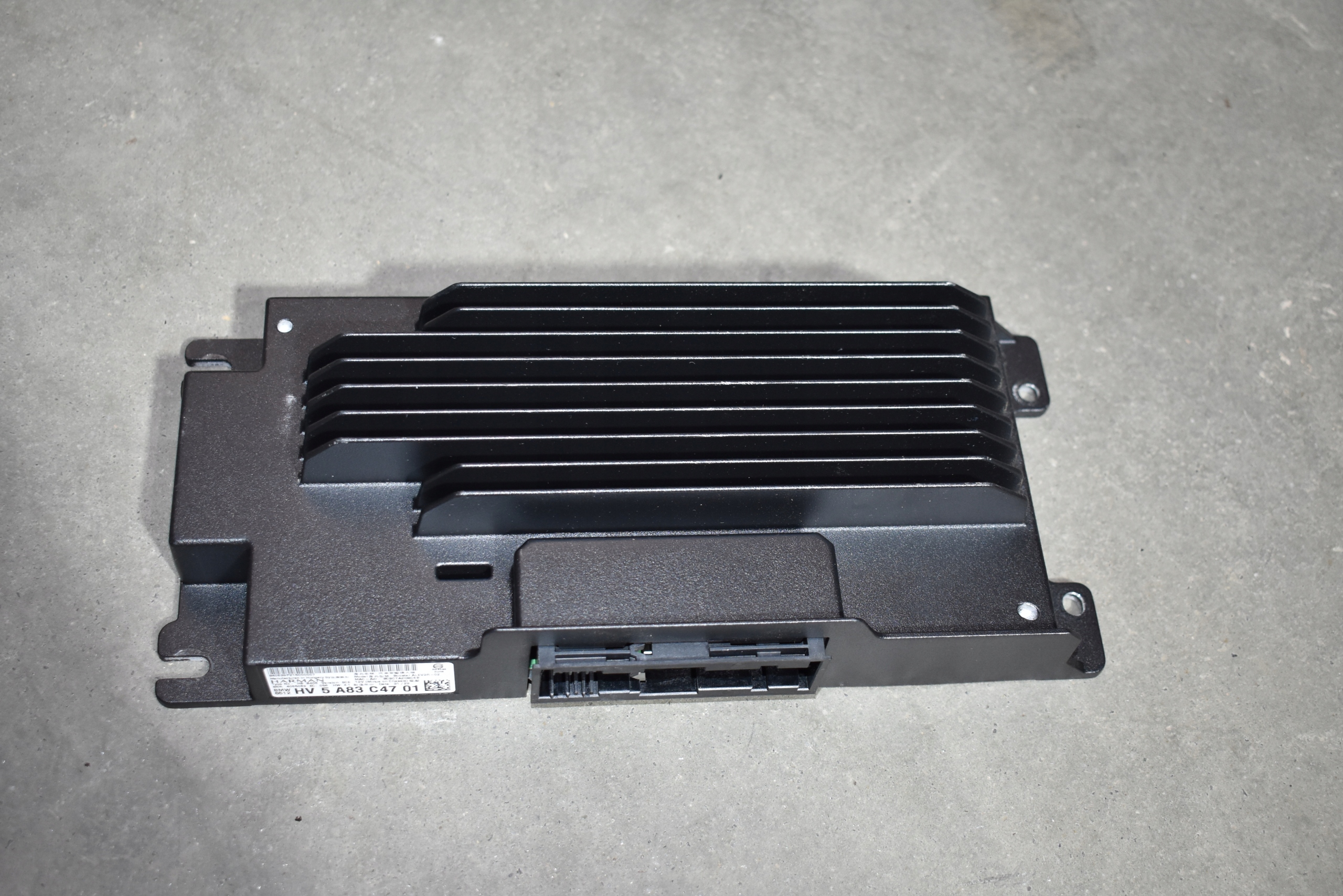 IDEALNY amplifier HARMAN KARDON BMW G70 G60 1