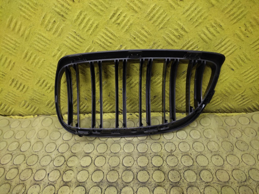 BMW E92 maska ledvinka pravá