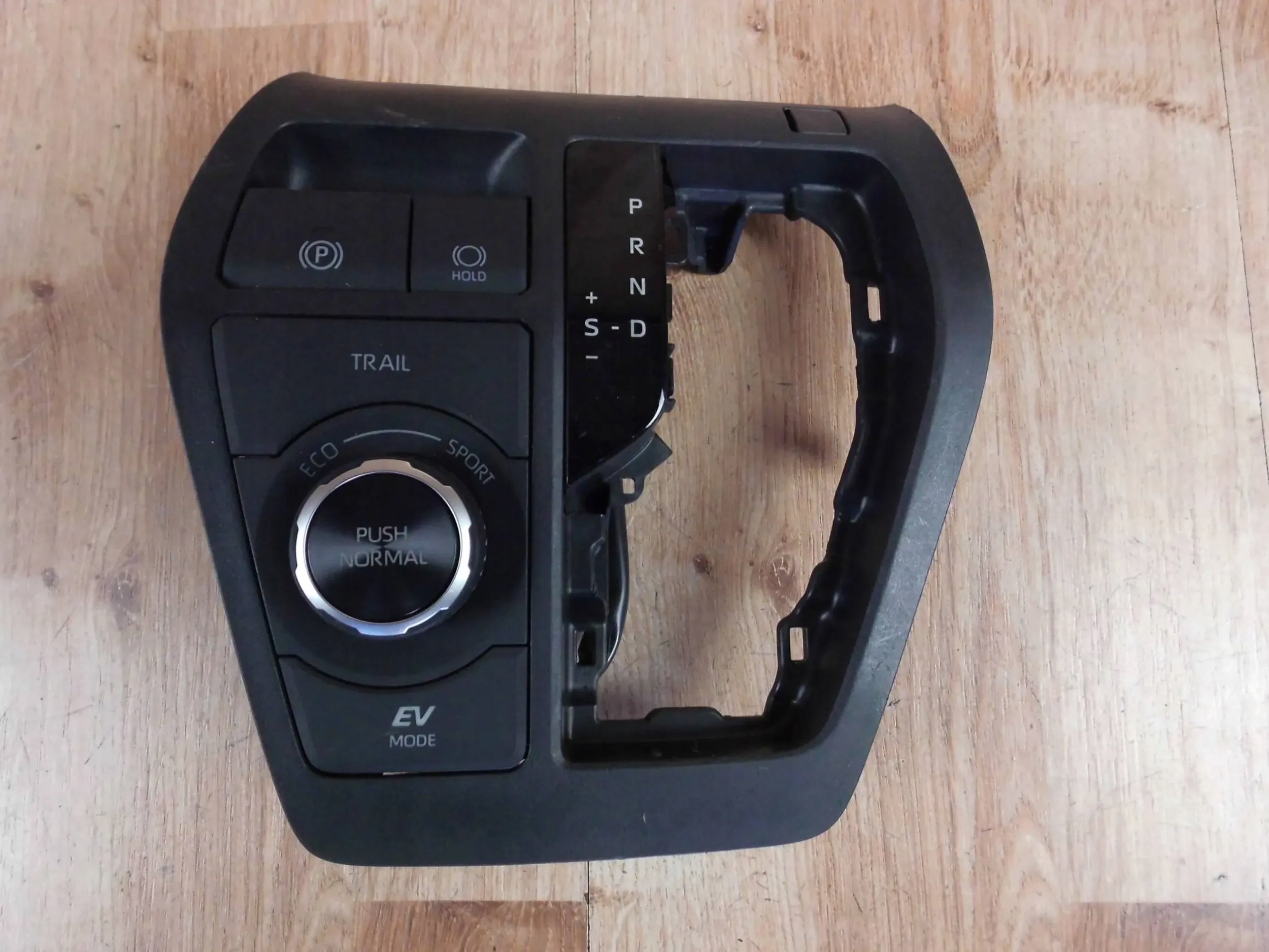 Toyota RAV4 V switch control panel frame changes of the gear brakes tryb