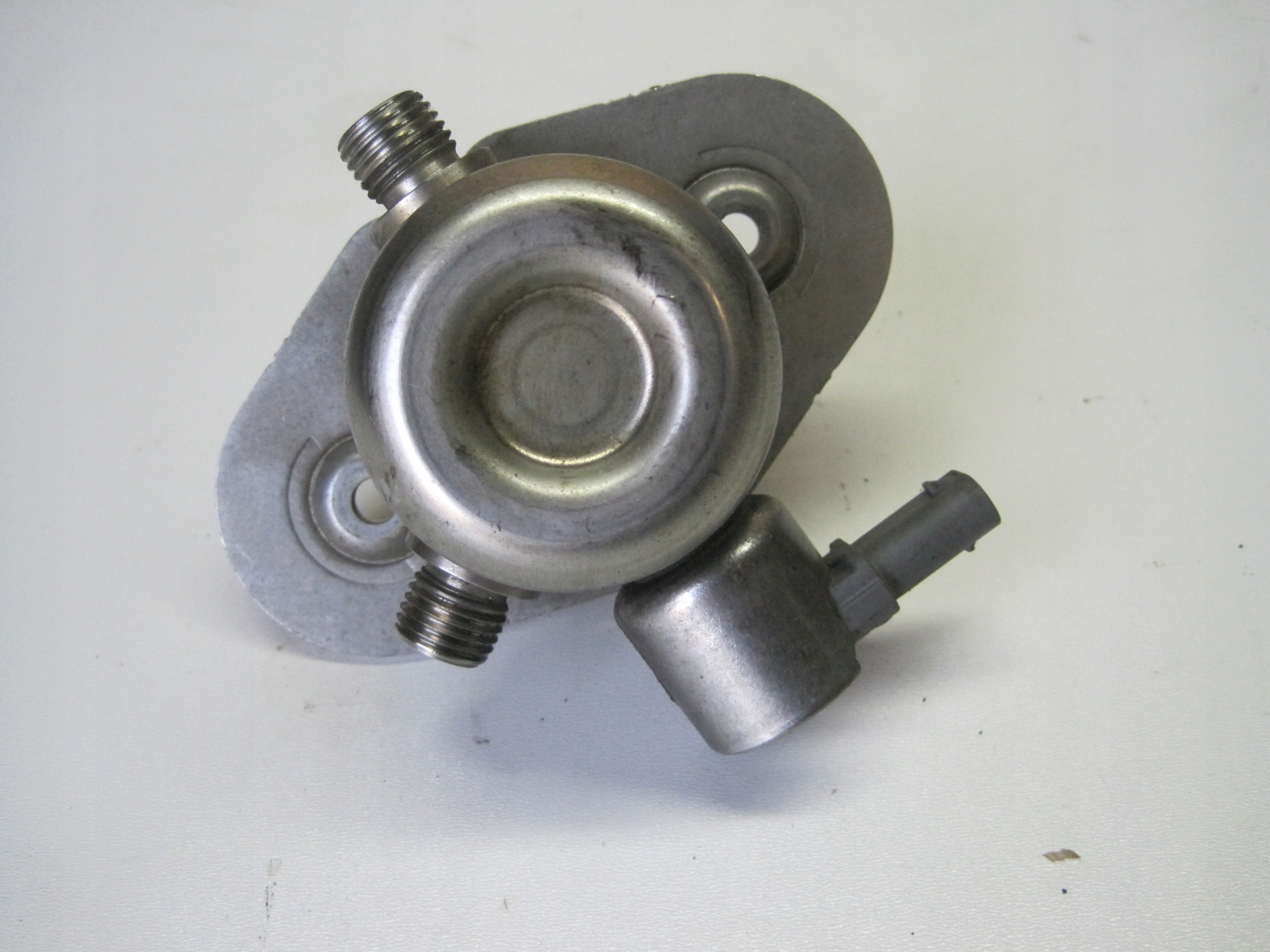 feed pump BMW X6M F16 4,4i 8604232
