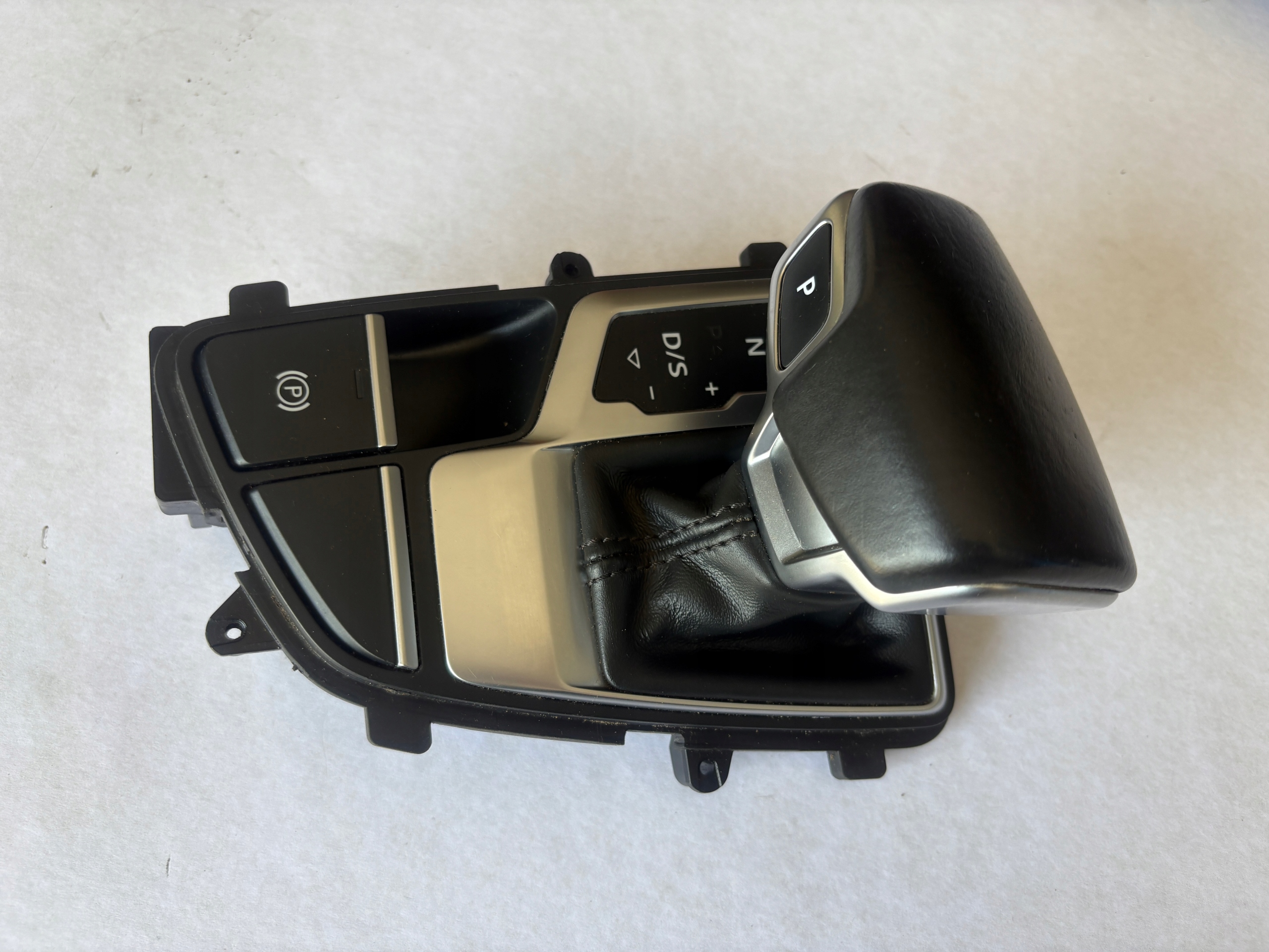 AUDI A4 B9 Pomello ghetta 8W1713111C