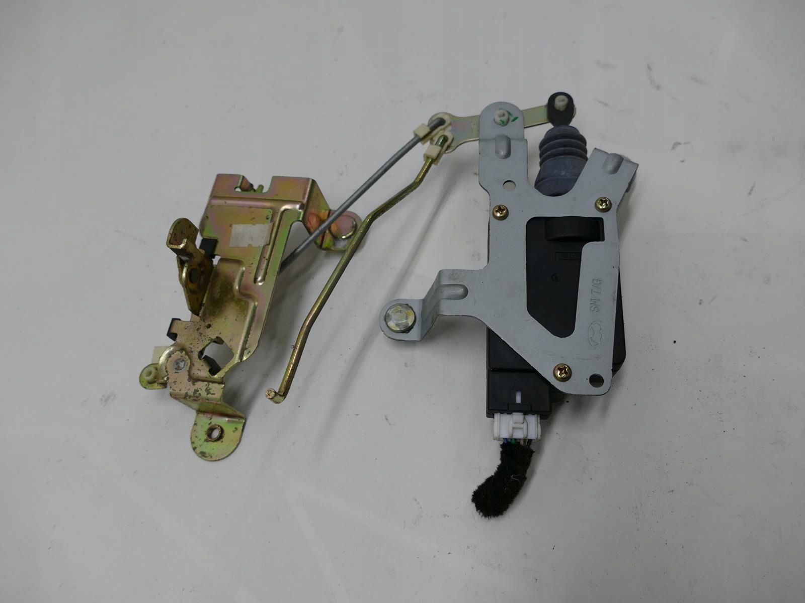 HYUNDAI SANTA FE and damper central bonnet rear part