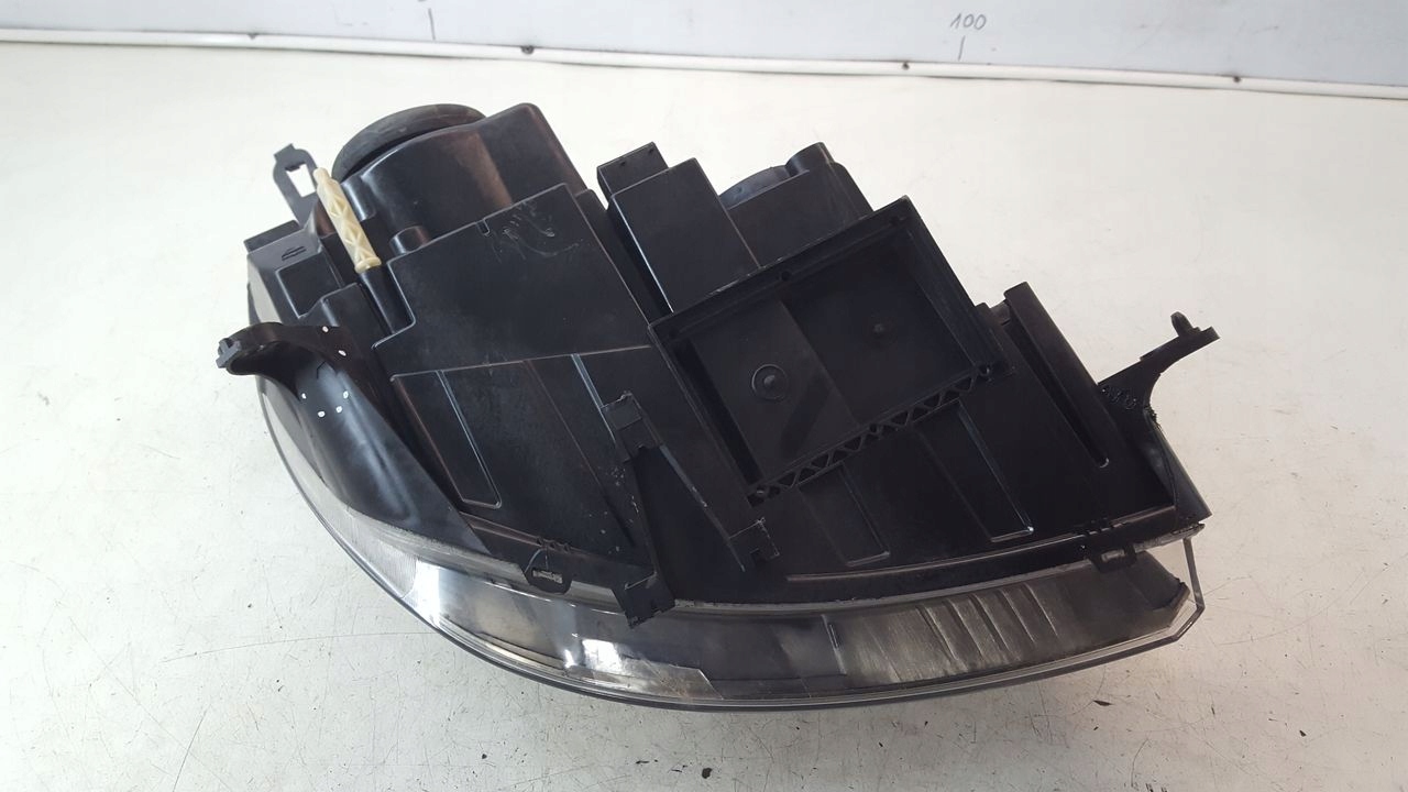 light front front left Citroen C5 and LIFT