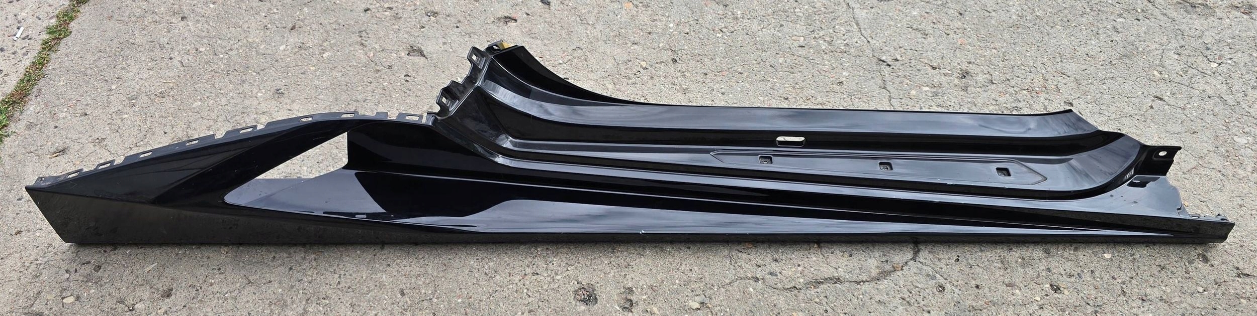 Lamborghini LP 610-4 right side moulding threshold side