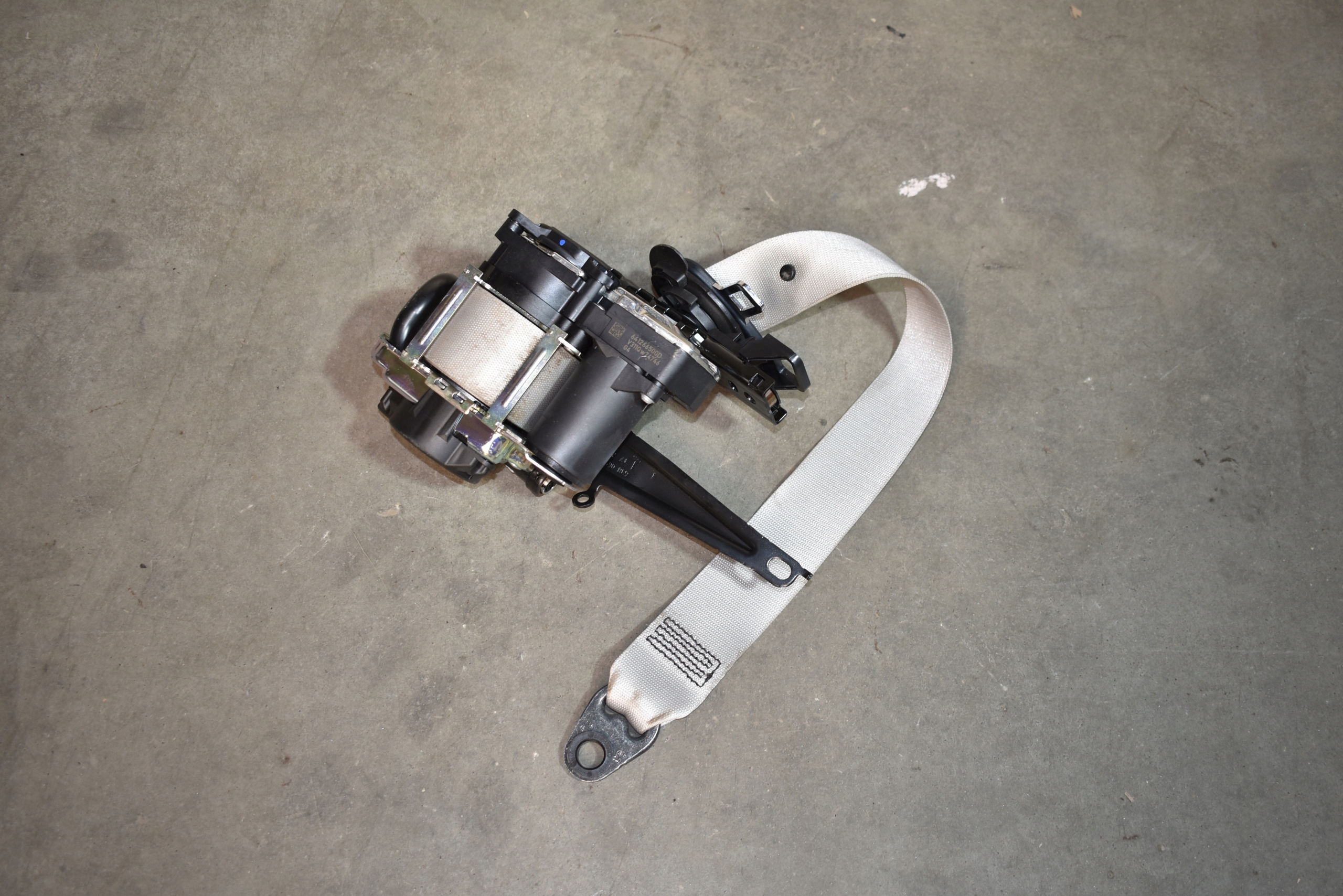 IDEALNY tension belt safety front front right PORSCHE PANAMERA 971 1