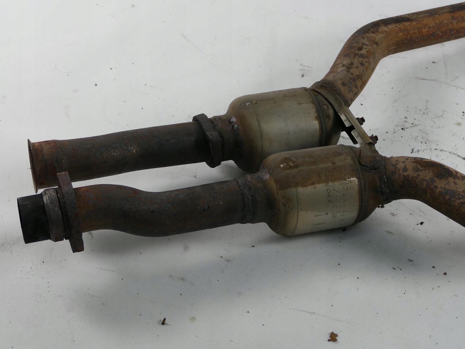 MERCEDES SLK R171 3 5 V6 TLUMIK SRODKOWY WYDECH Part number A1714910601