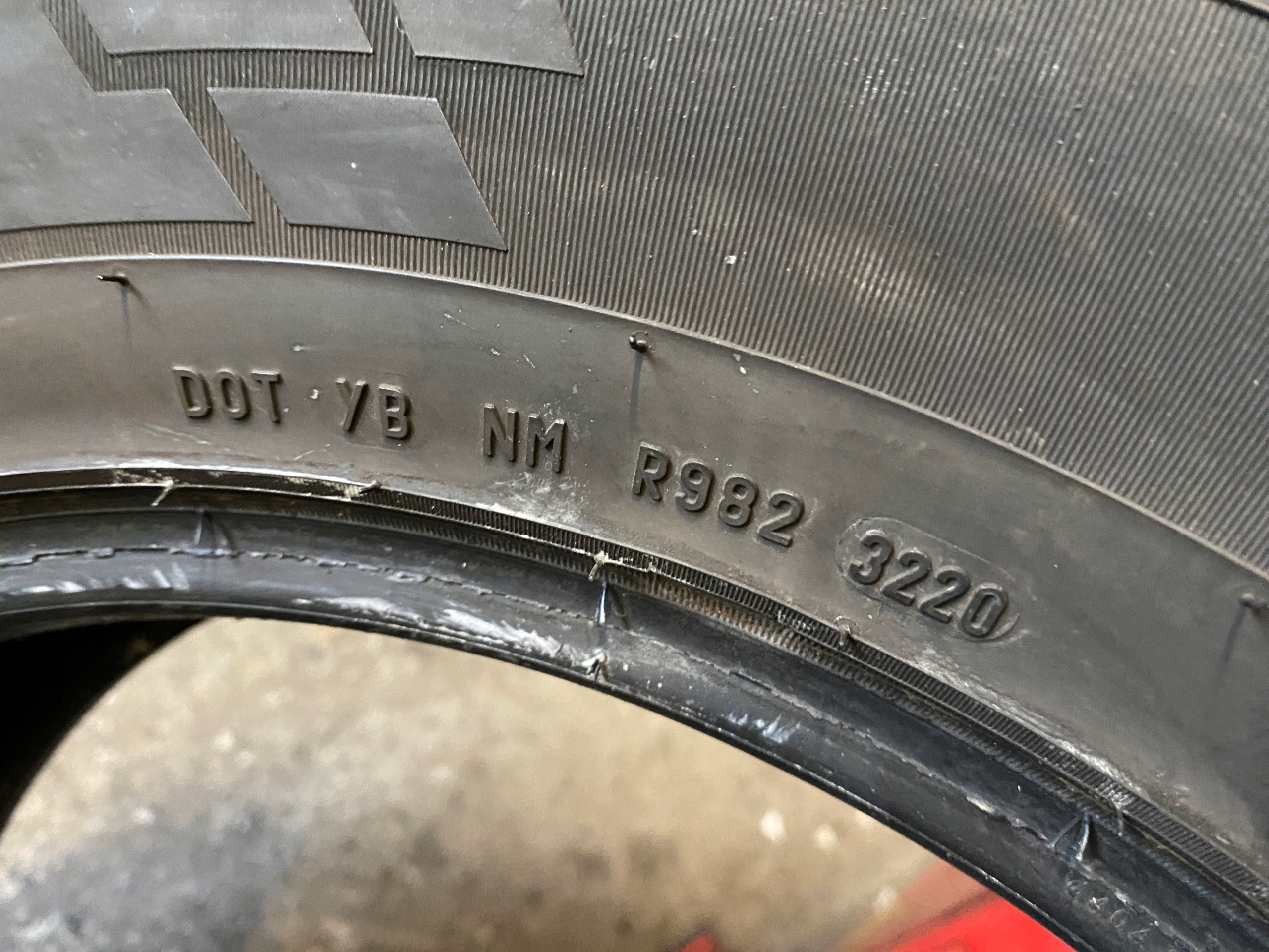 2 tyres winter 215/65R16C Pirelli Carrier Winter as new 9mm