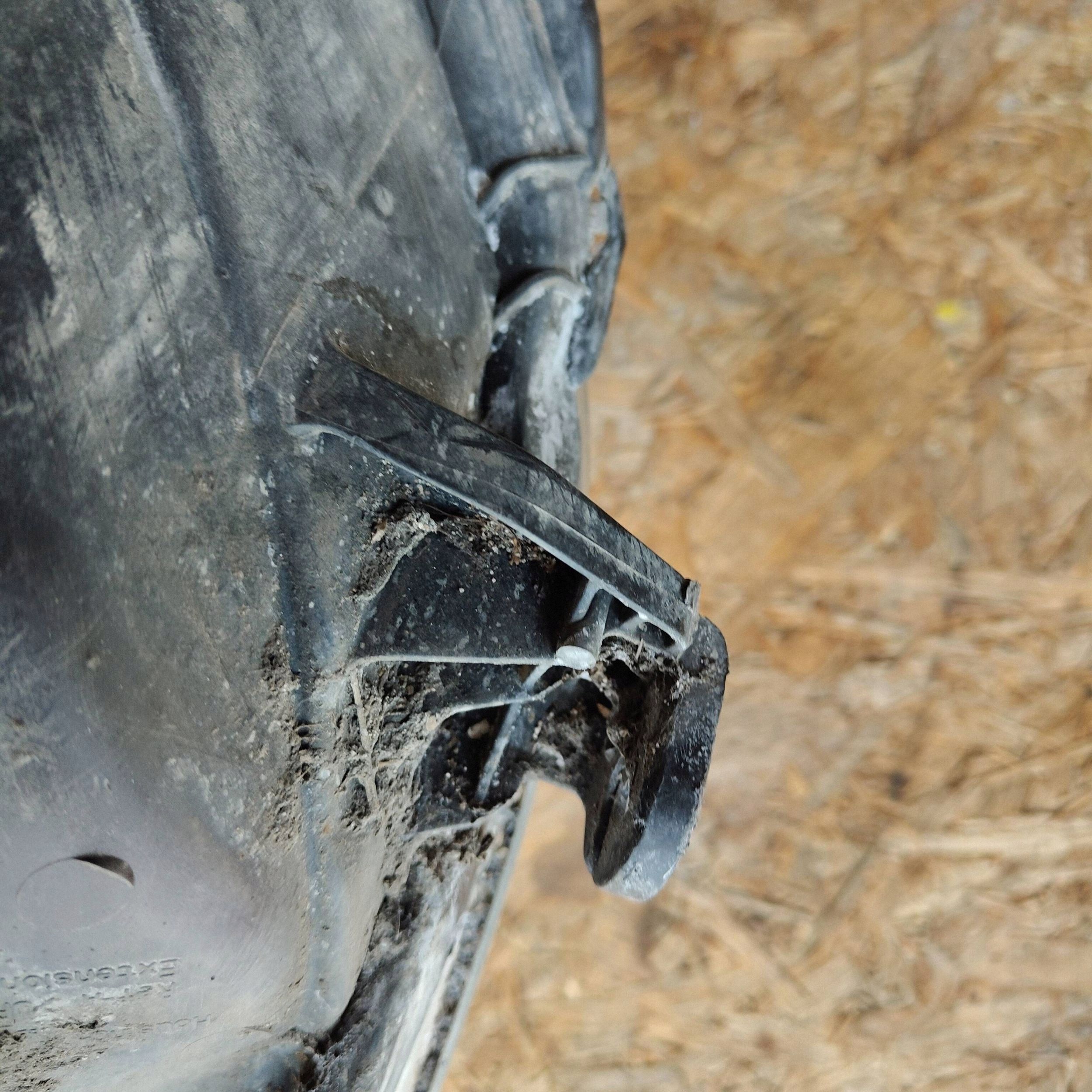 Toyota Yaris III light front left zwykla