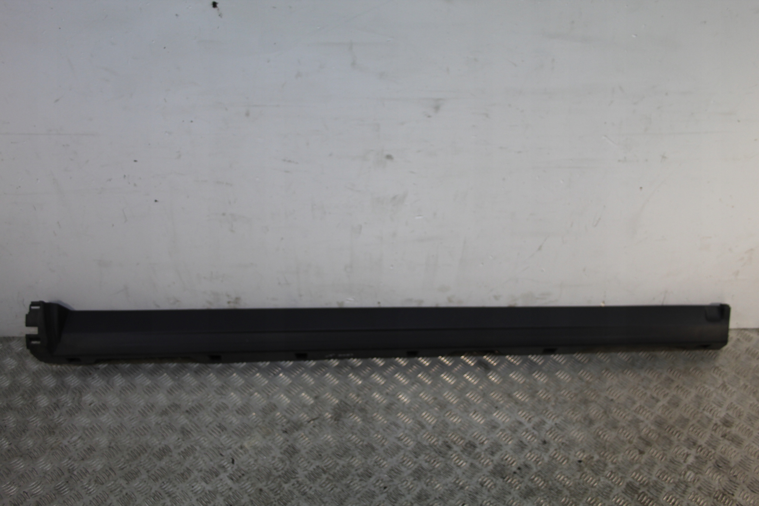 cap threshold threshold left DISCOVERY SPORT L550