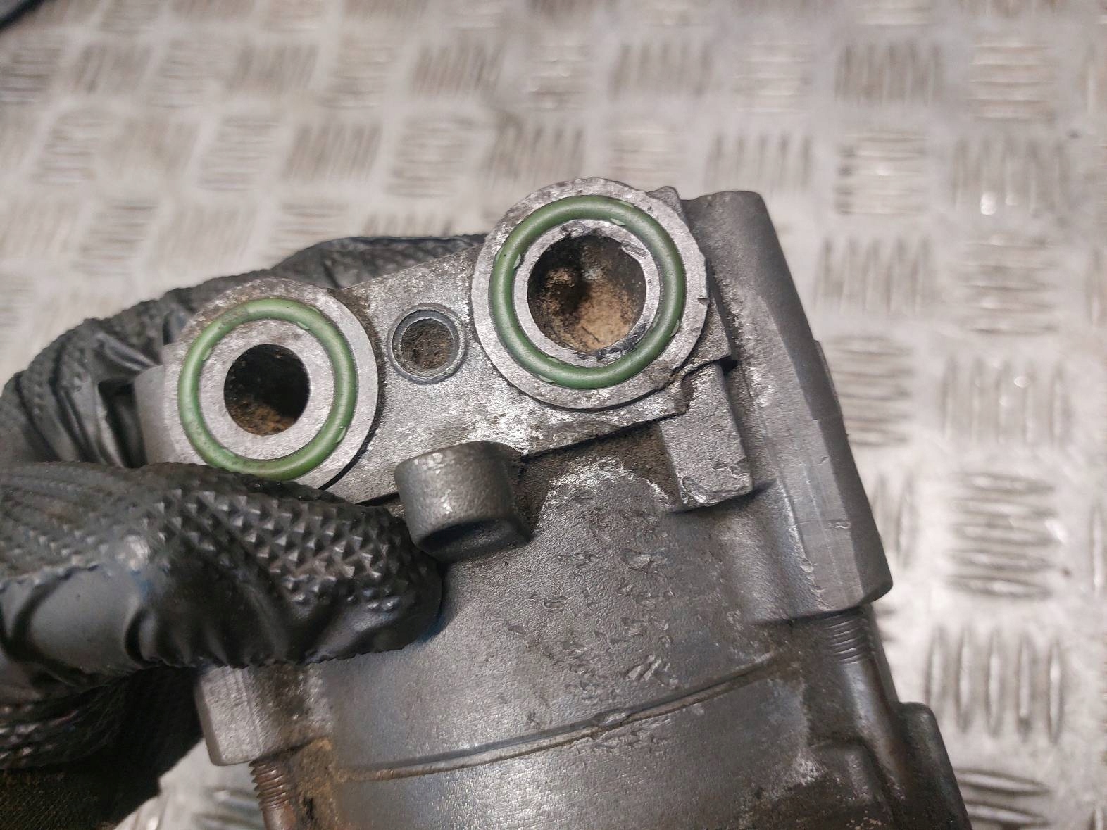 compressor compressor; of the air conditioning damaged FORD TRANSIT V