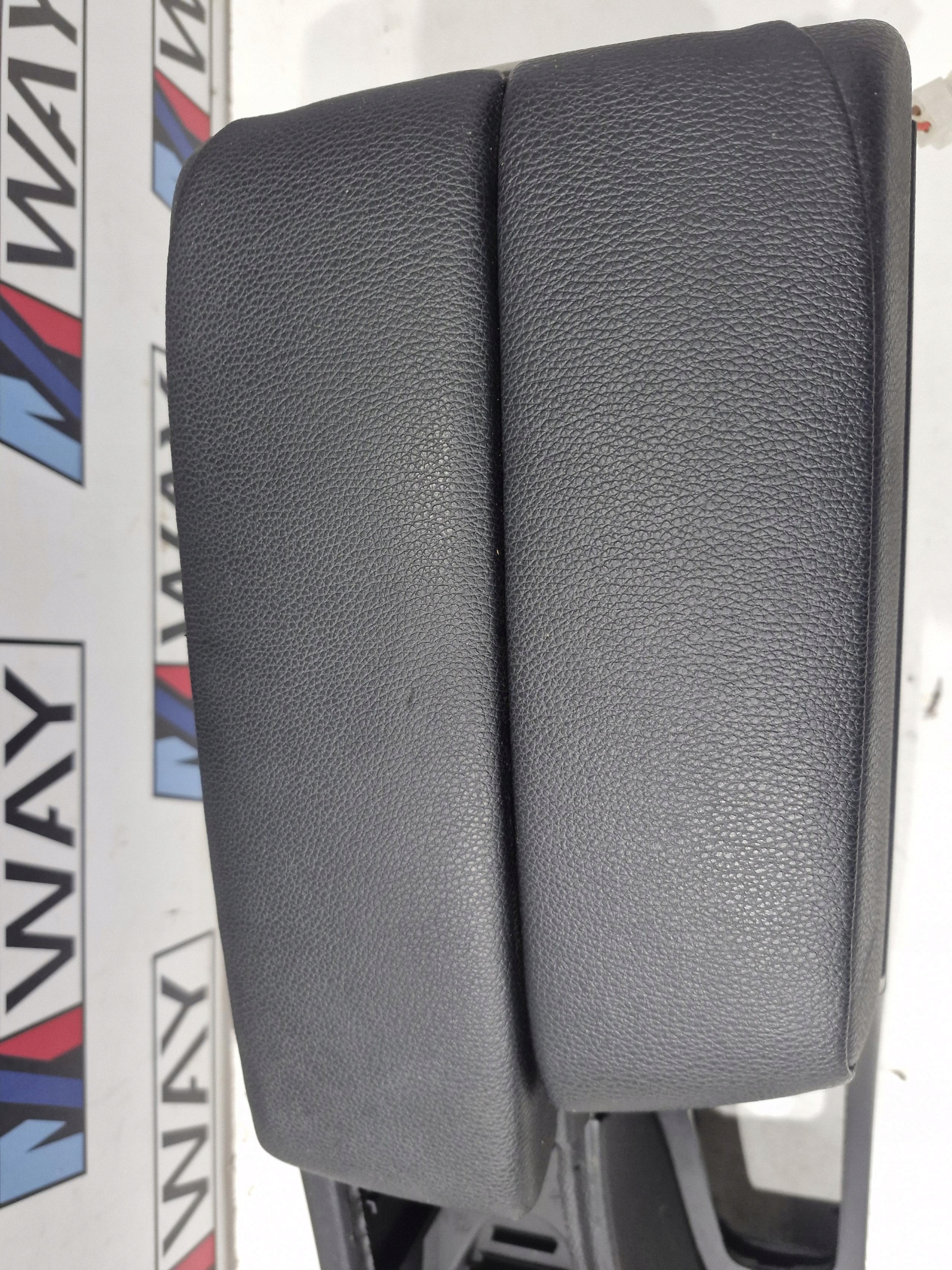 BMW E90 E91 LCI Accoudoir Cuir, en cuir DZIELONY