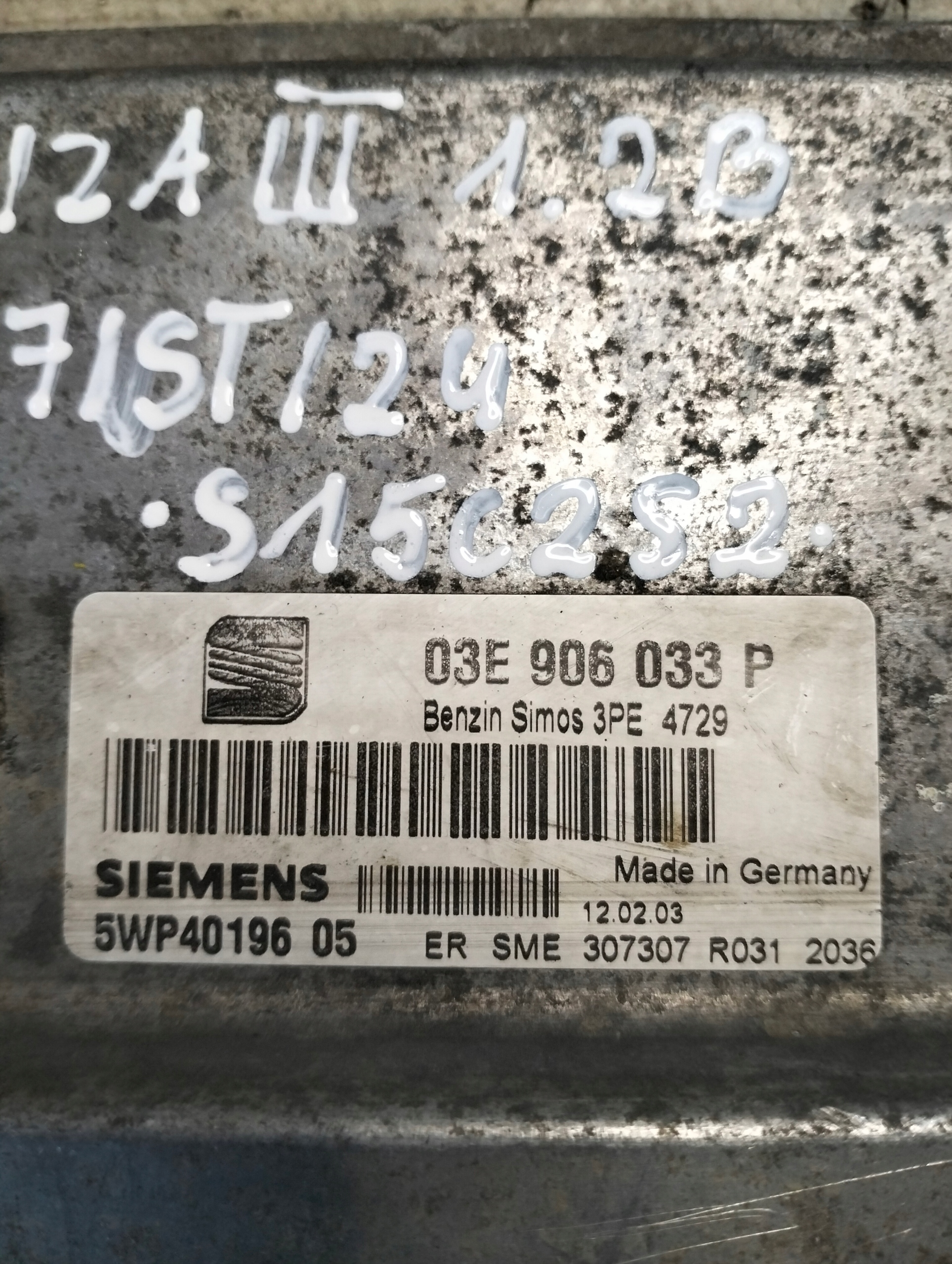 computer control unit of the engine SEAT IBIZA III 1.2B 03E906033P 5WP4430408