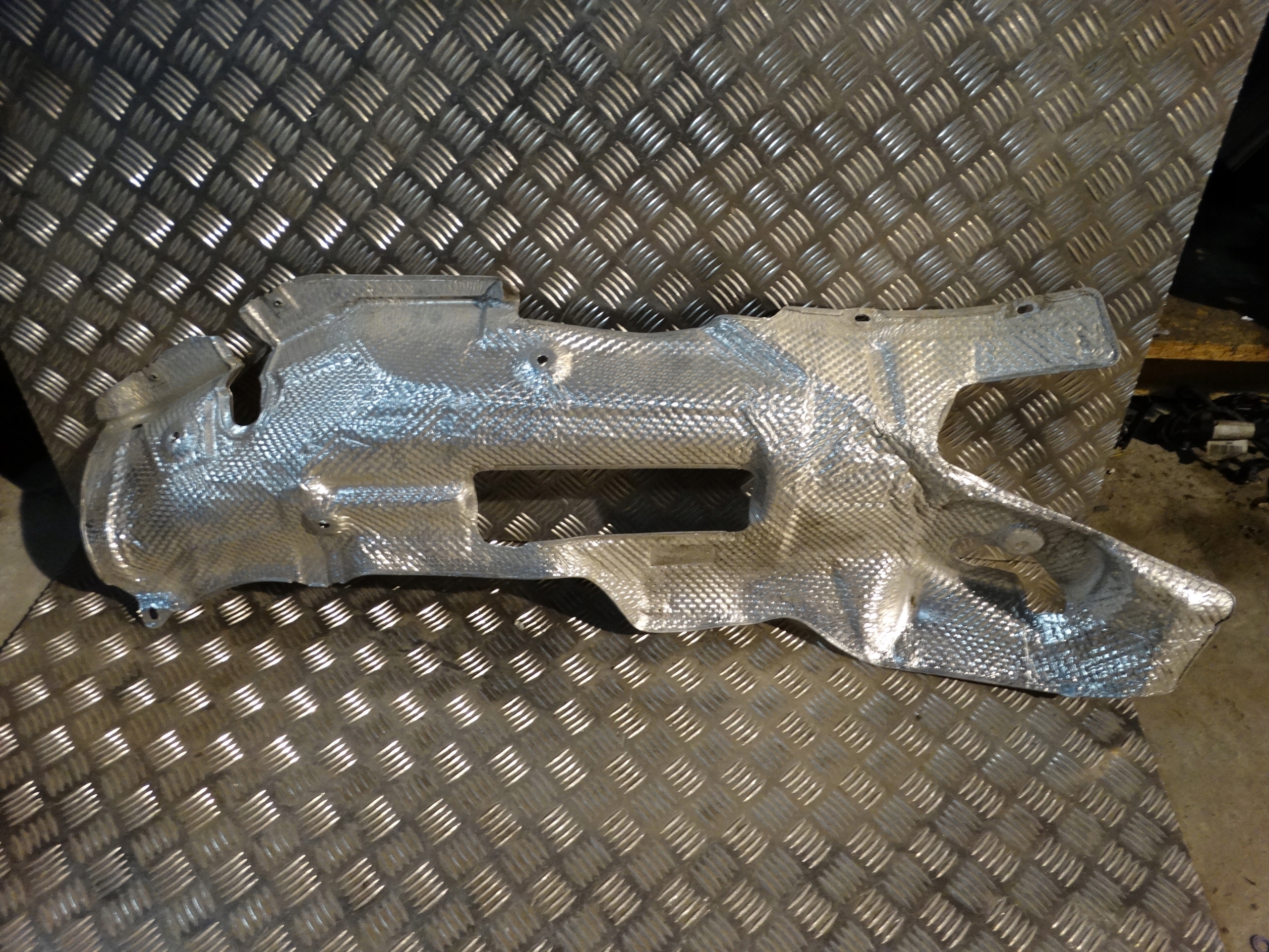 IDEALNA Blende Abdeckung TERMICZNA MERCEDES GLE W167 1