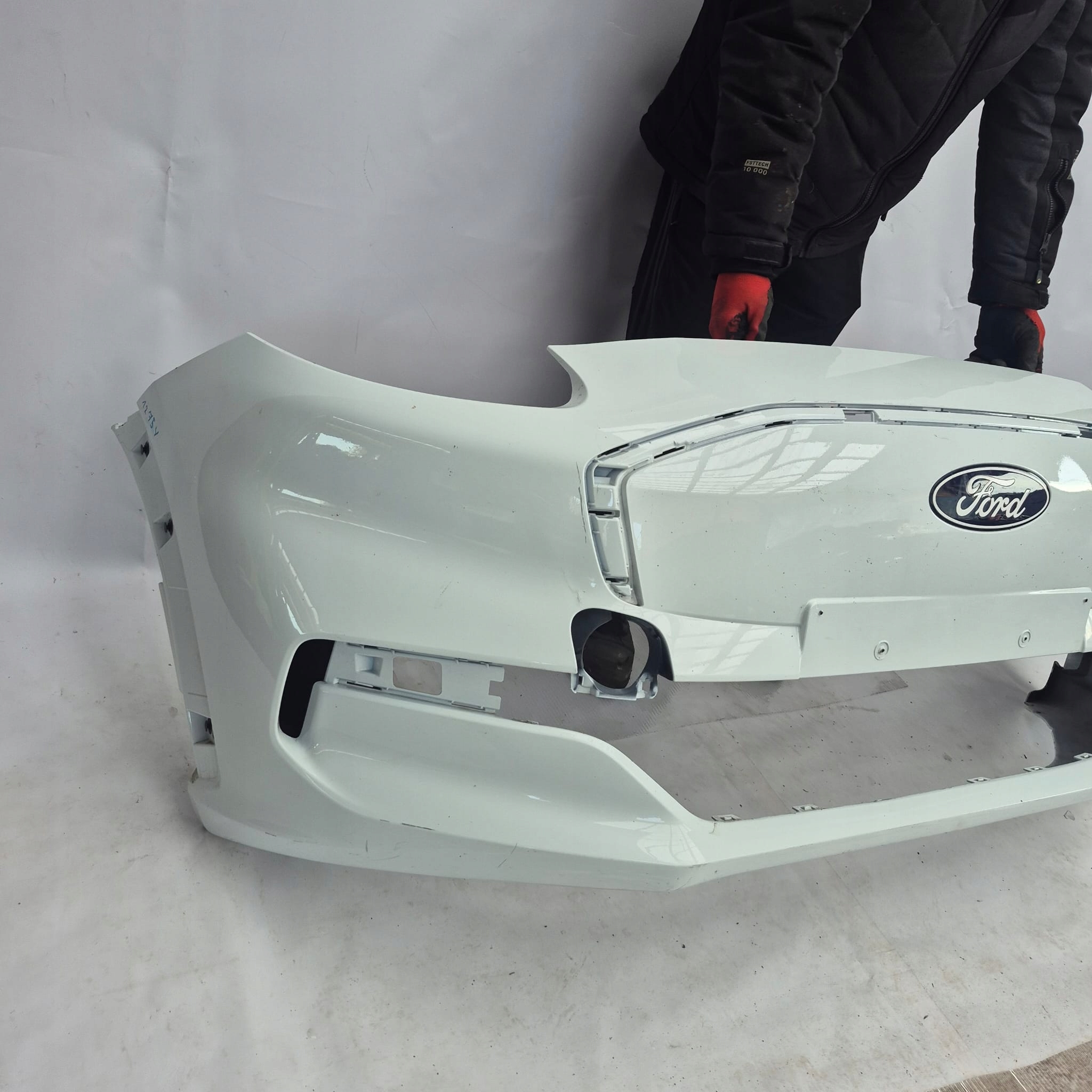 FORD PUMA GEN-E ELEKTRYK 24- bumper front front