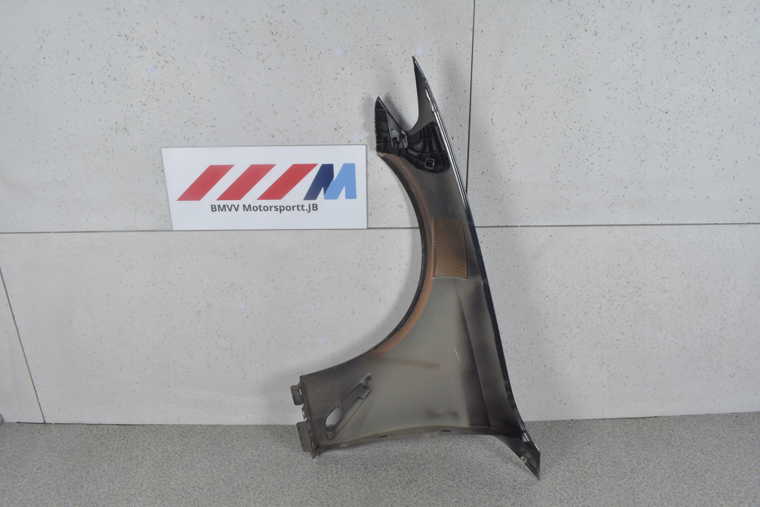 BŁOTNIK PRAWY PRZÓD BMW 5 G30 G31 KOLOR 416 CARBON Producent części BMW OE