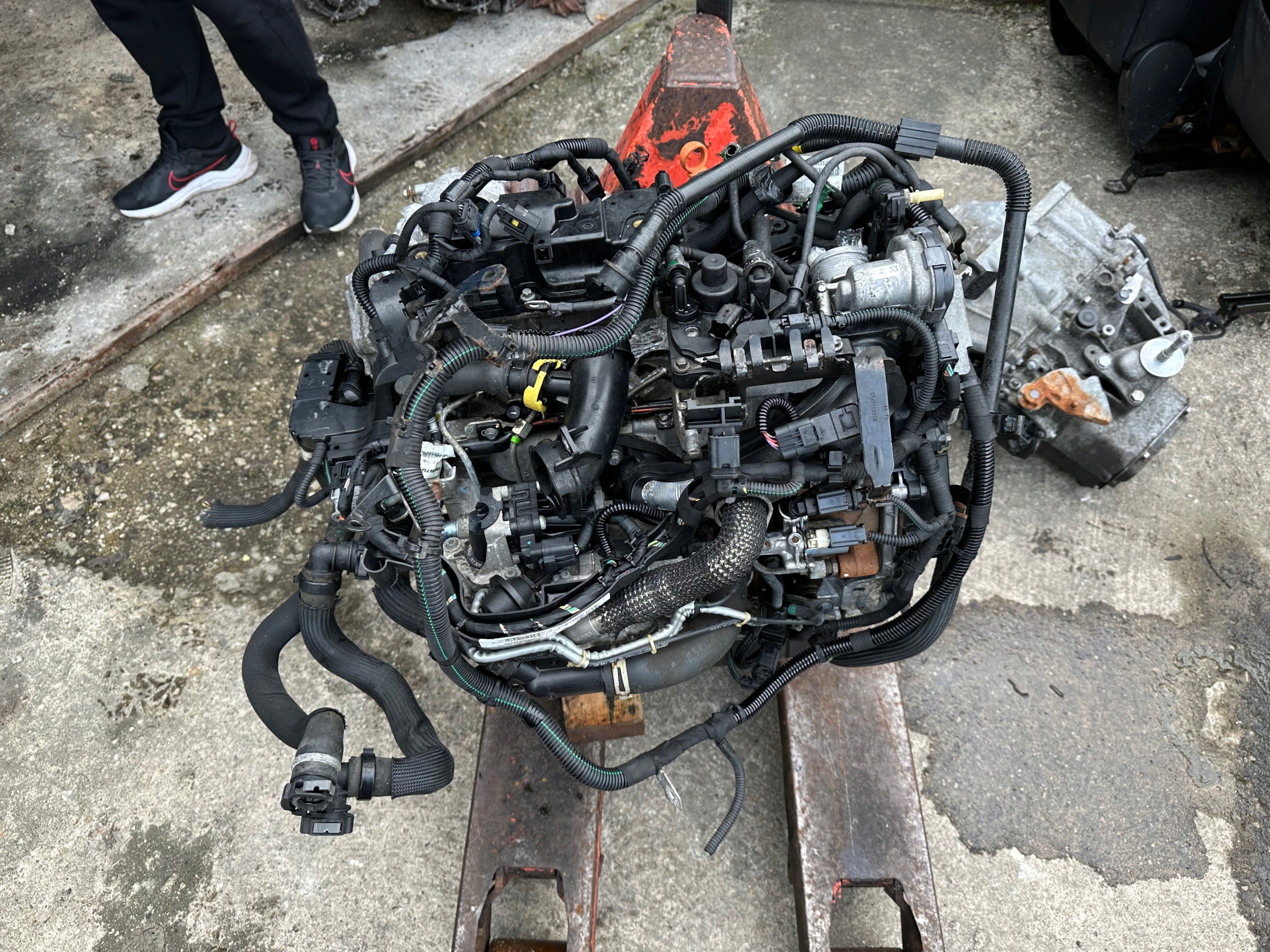 SILNIK 1.6 EHDI 9H06 PEUGEOT CITROEN 130TYS KOMPLET