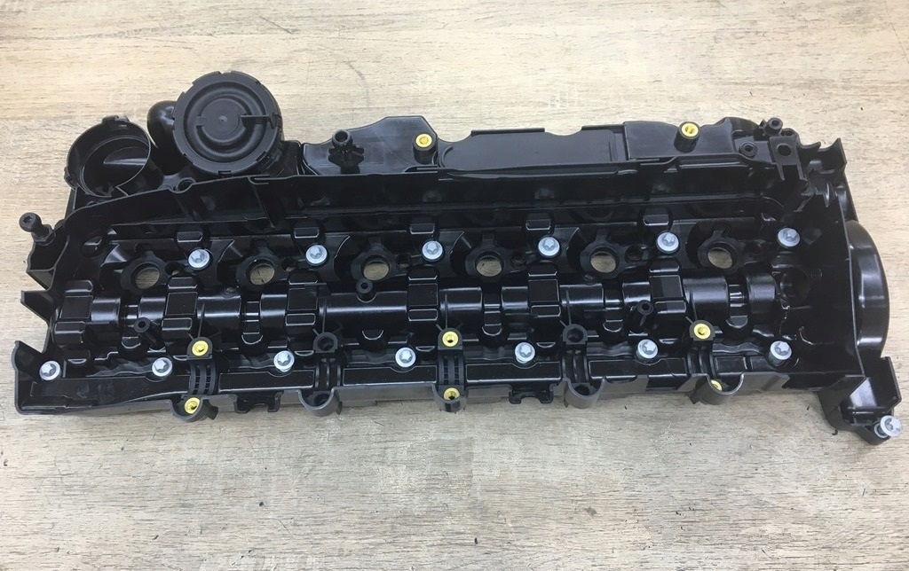 POKRYWA GŁOWICY ZAWORÓW BMW F32 F33 F36 LIFT 435dX Numer katalogowy części 11128507607 8507607