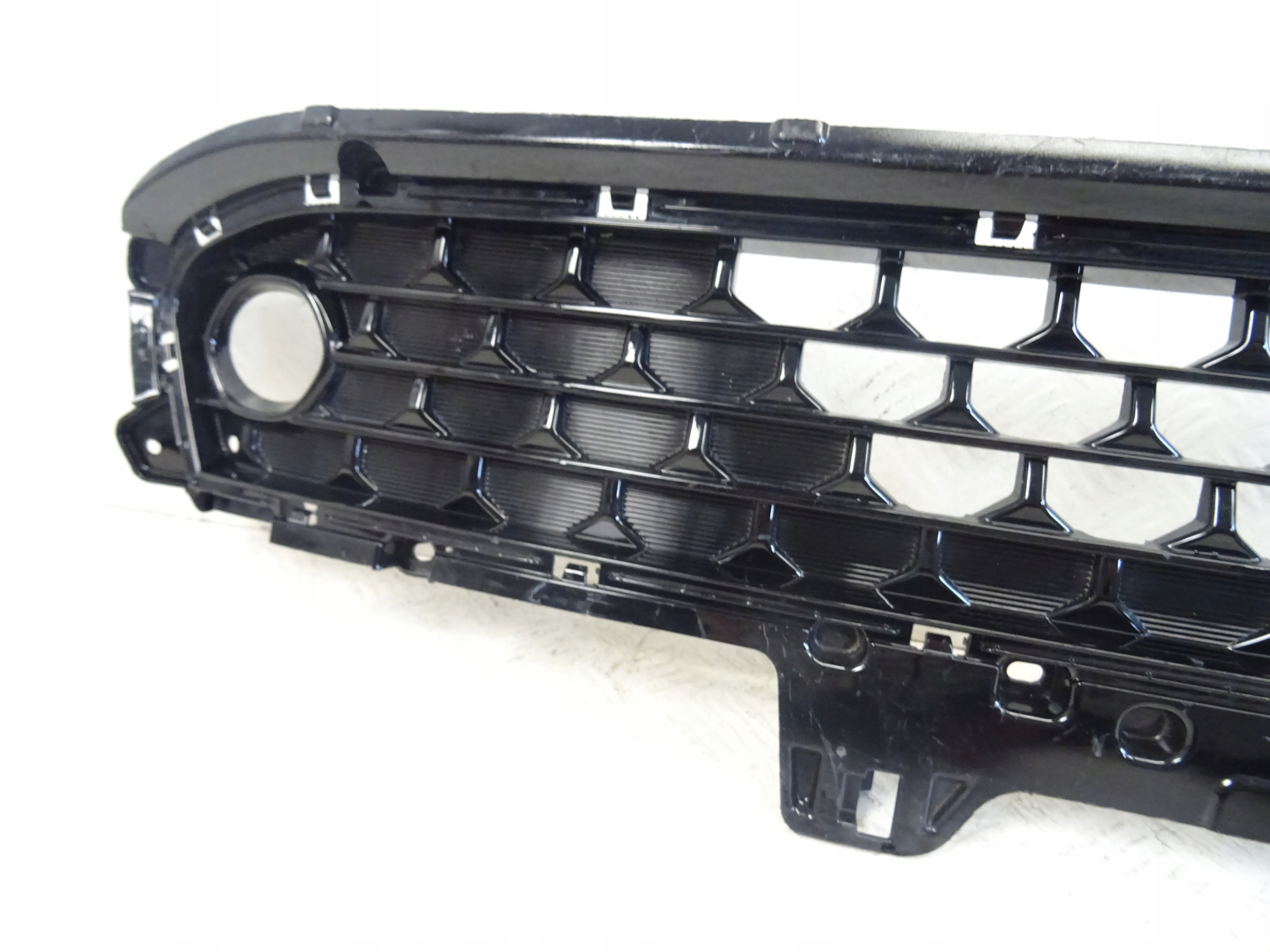 grid of a bumper front front HYUNDAI KONA 86560-J9CD0
