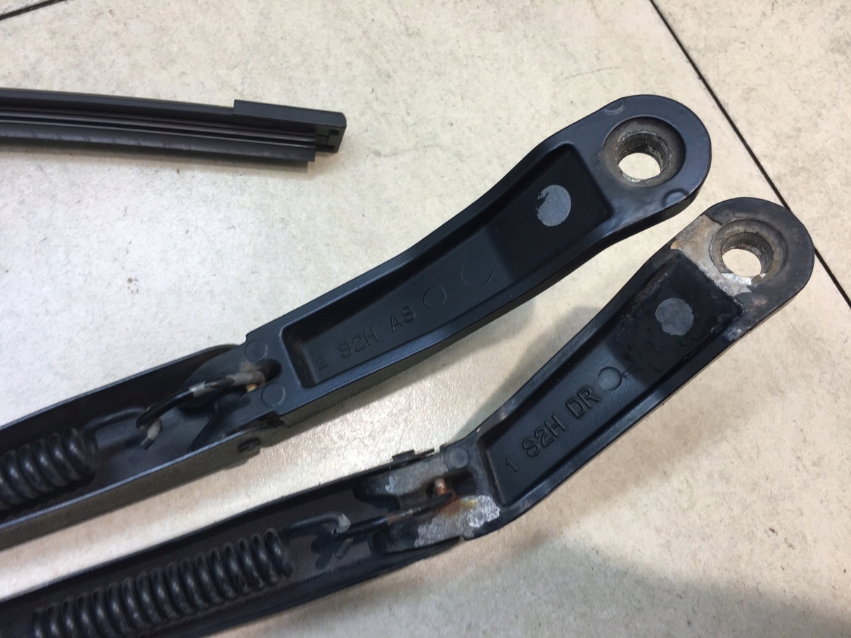 wiper arm front HONDA HR-V and