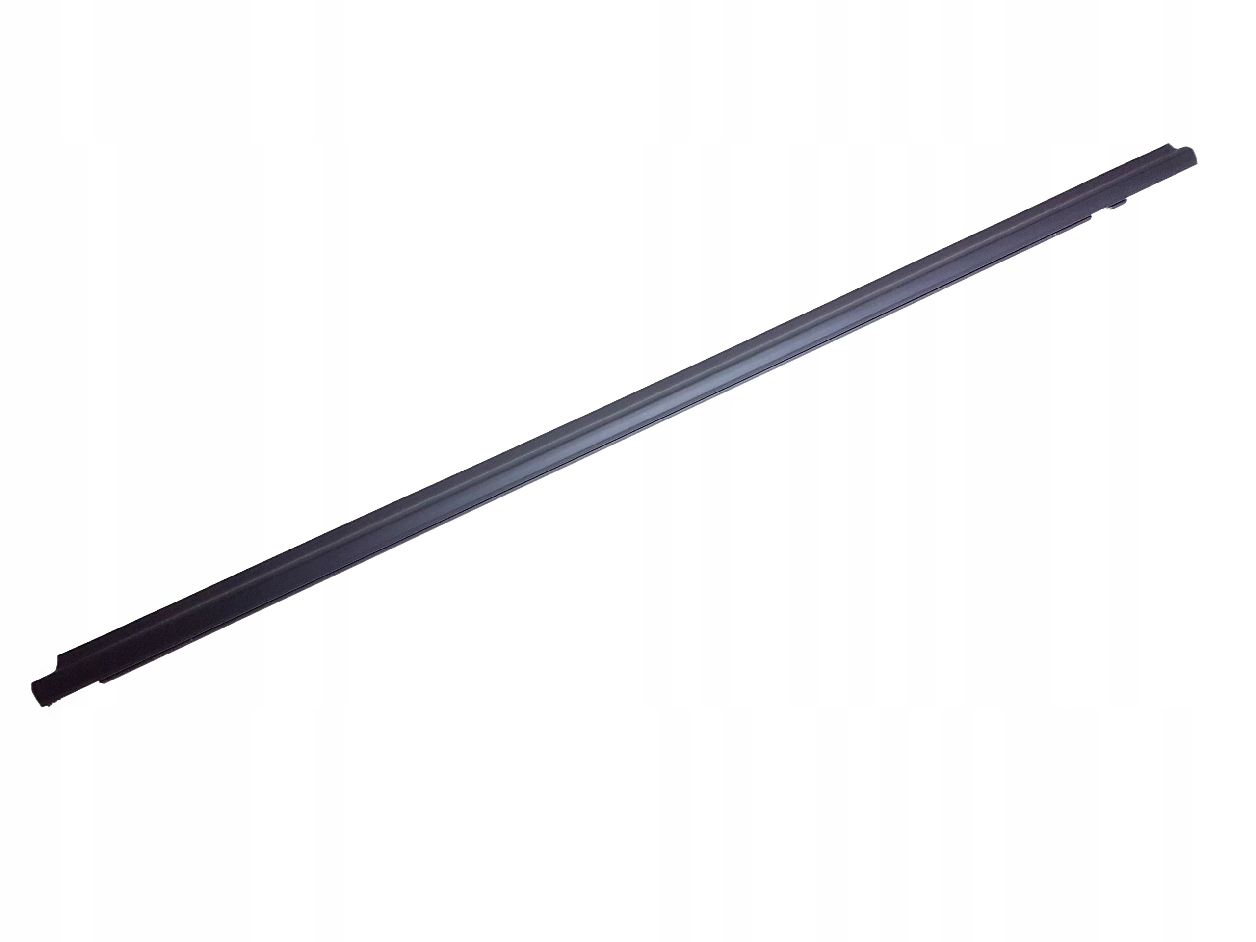 A68210-52130 - YARIS II 05-11 СКРЕБОК ПОДОКОННИК СТЕКЛО ДВЕРИ ЛЕВОЕ