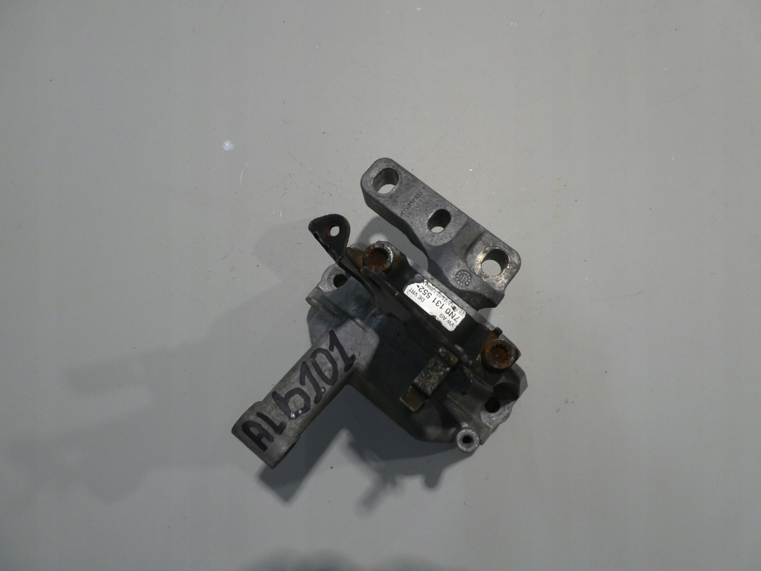 engine mount VW TIGUAN 5N0199262F