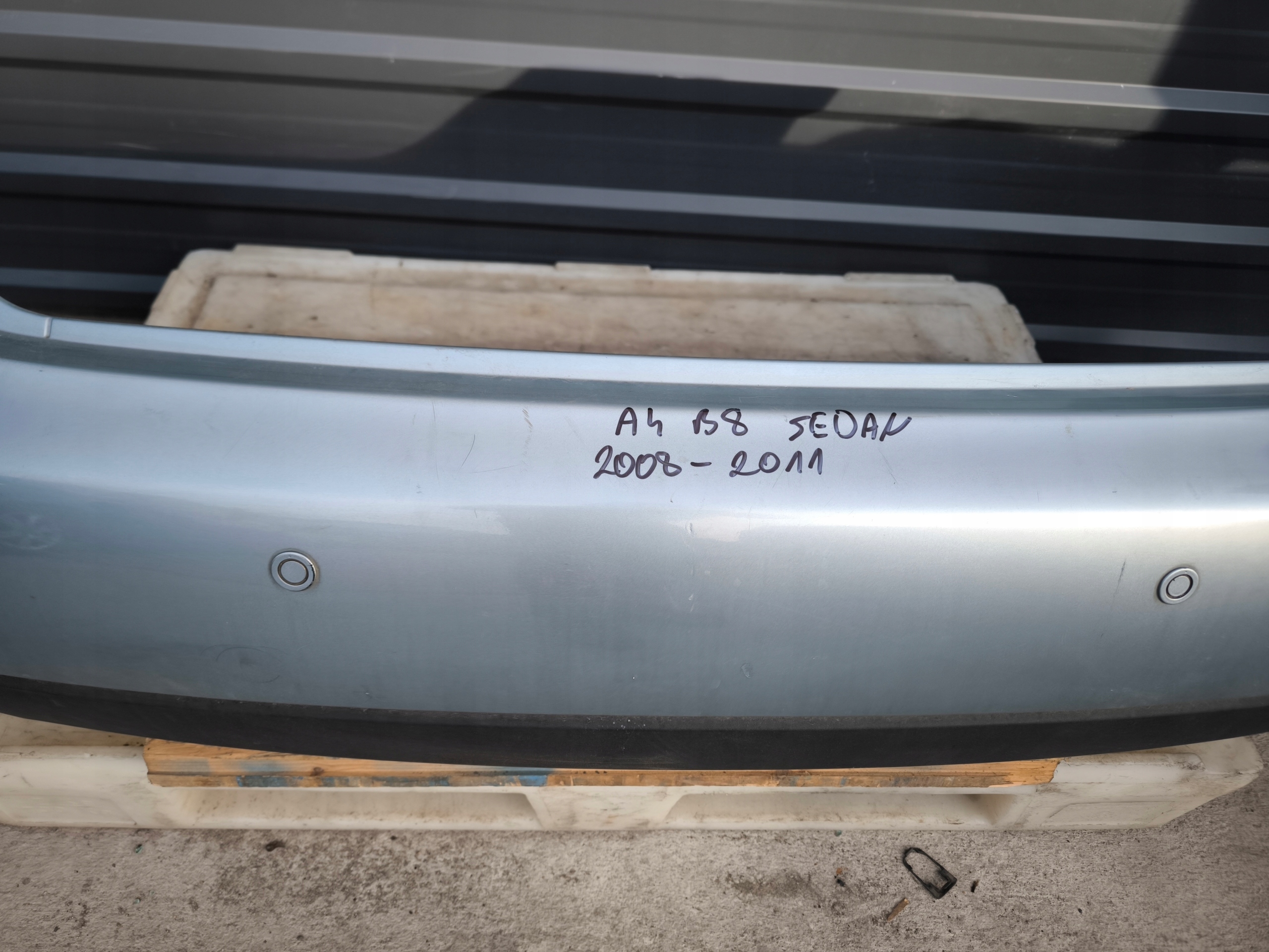 bumper rear part AUDI A4 B8 sedan 2008-2011 PDC DOKLADANE LY5J