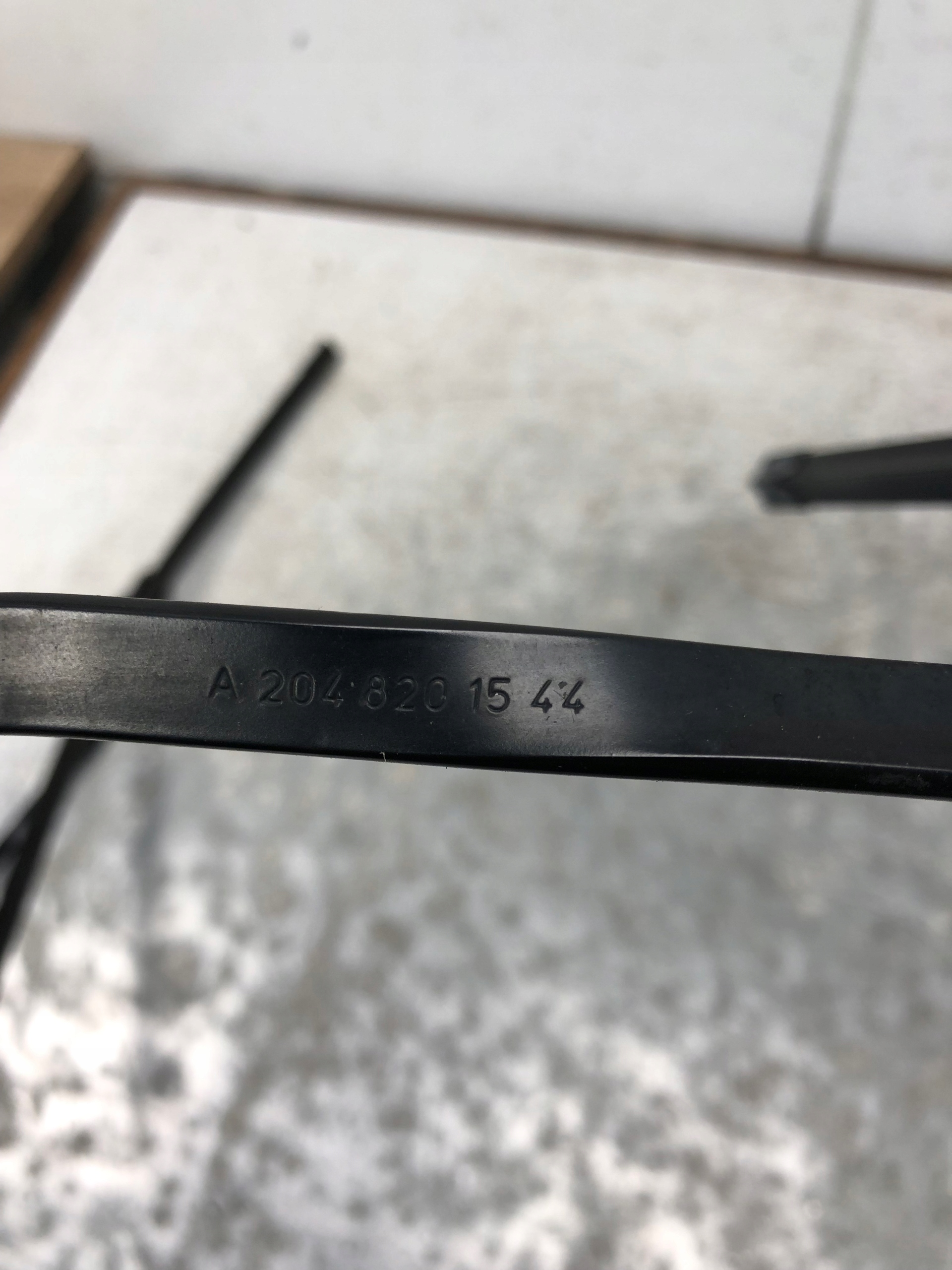Bracci tergicristallo MERCEDES W204 A2048200044 A2048201544