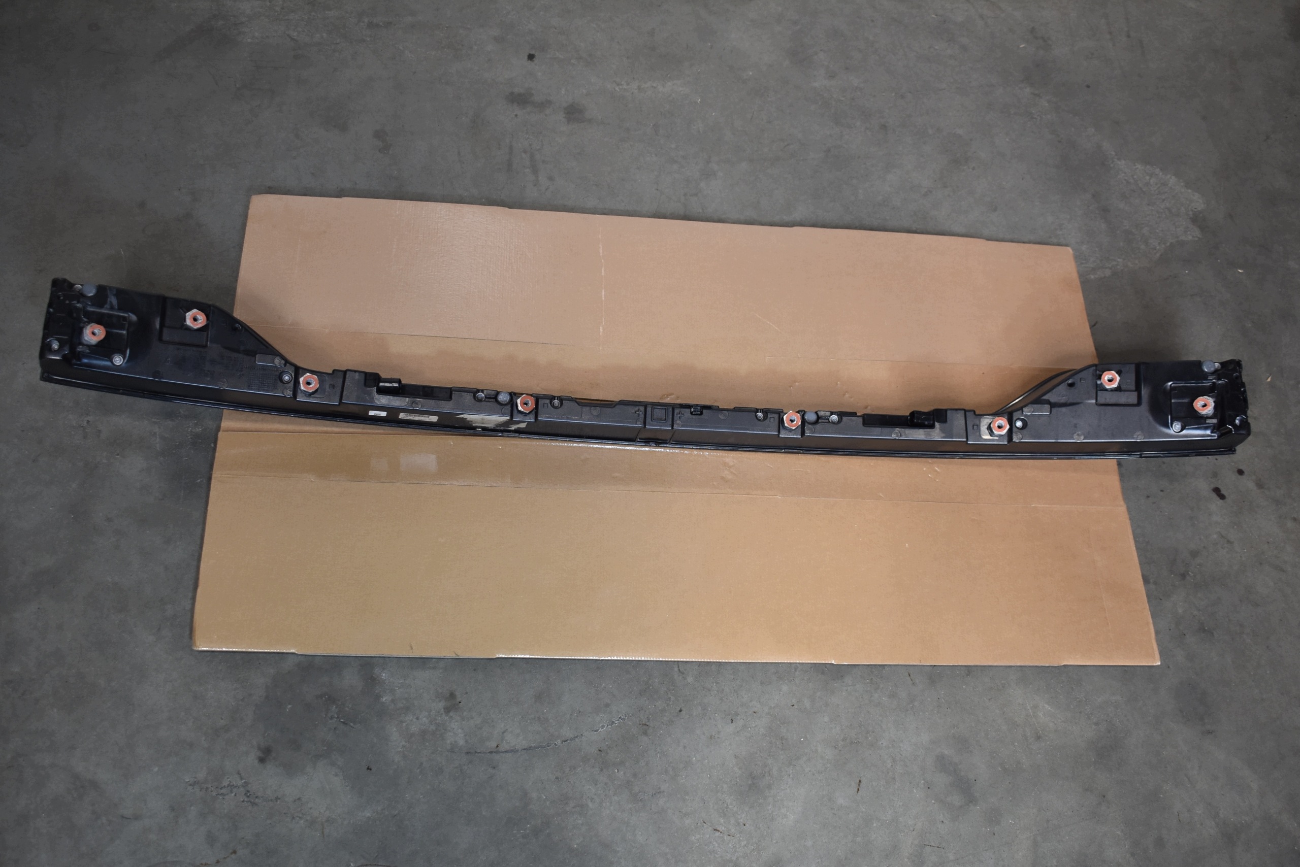 IDEALNA light rear part rear central bonnet PORSCHE CAYENNE 9Y 1