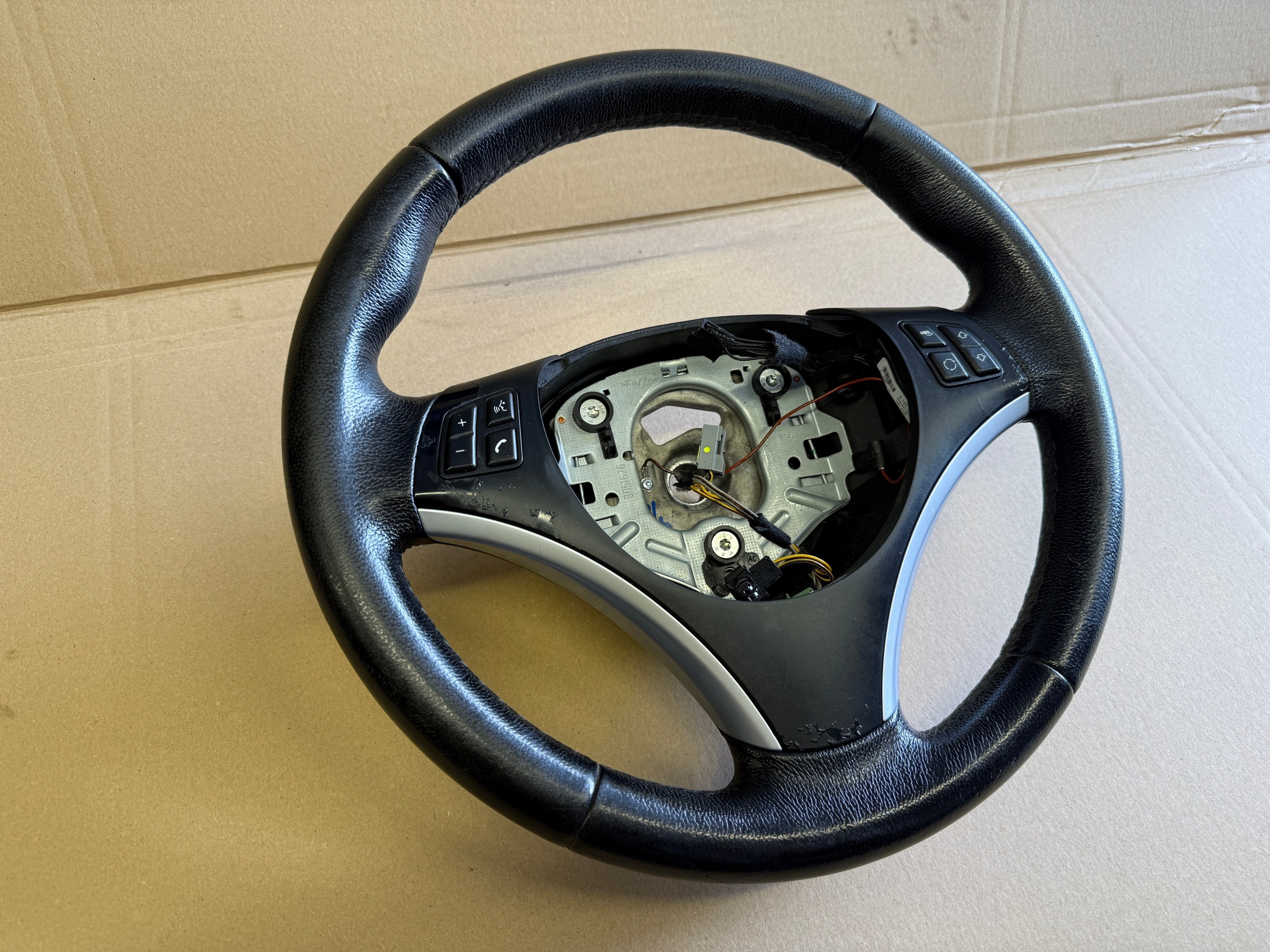BMW E81 E87 LIFT LCI lenkrad MULTIFUNKCJA Leder 6781086