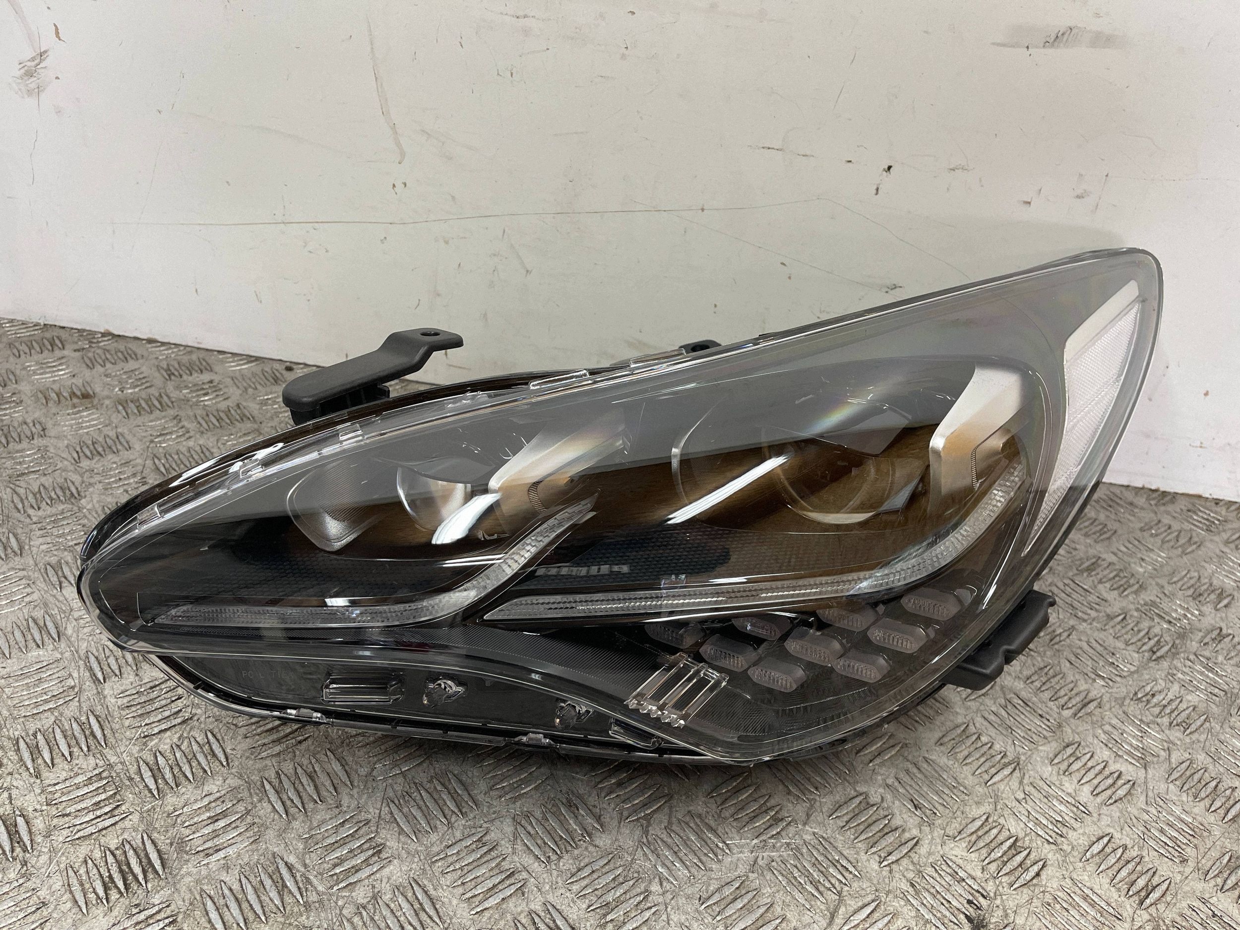 REFLEKTOR light FULL LED left KIA STINGER CK 17- 92101-J5