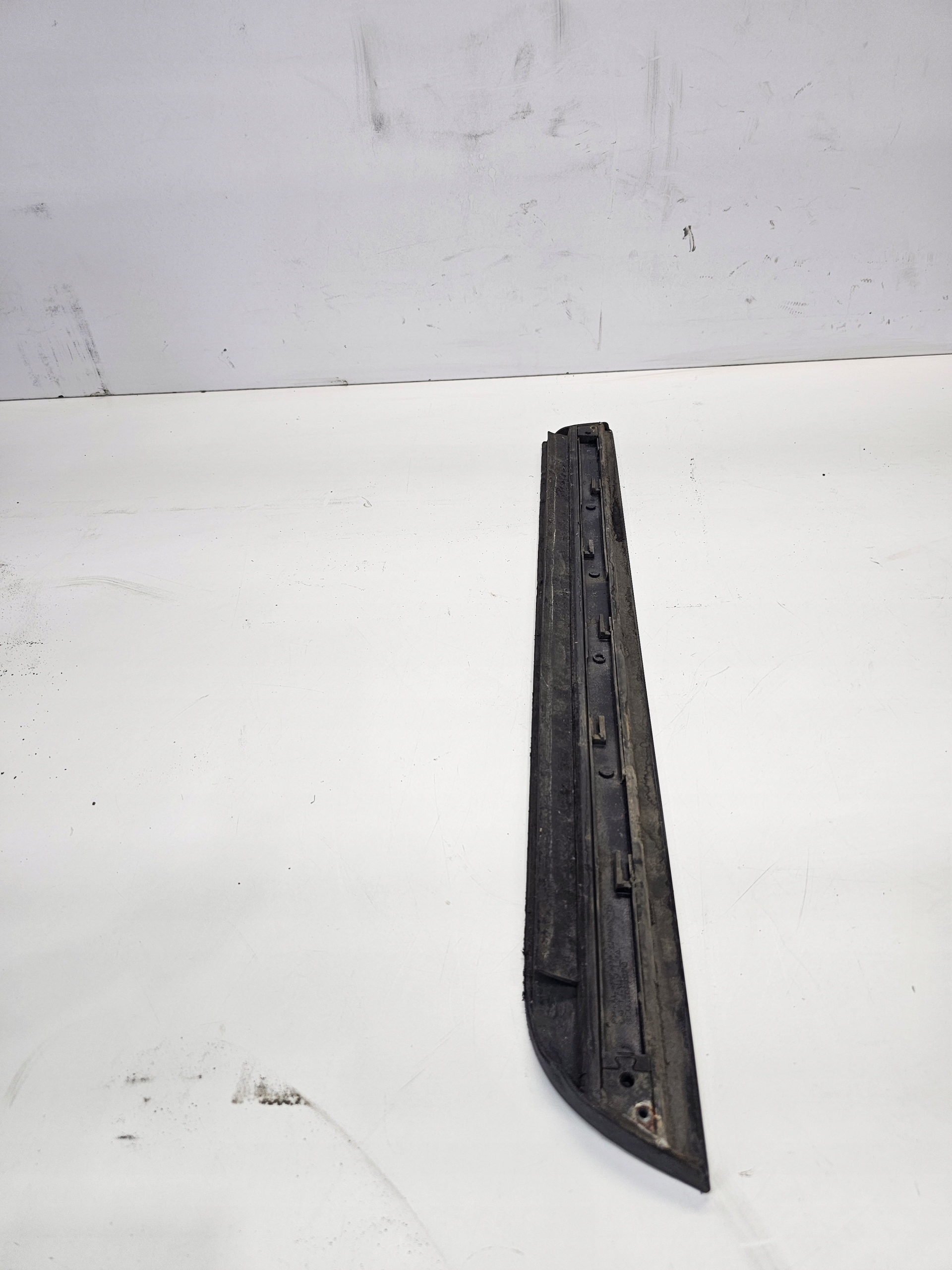 moulding lower door right rear part AUDI A4 B6 grey