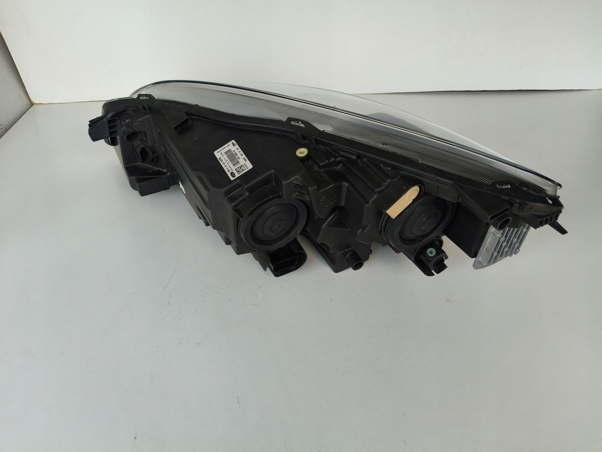 light right REFLEKTOR FORD KUGA MK3 LED 19