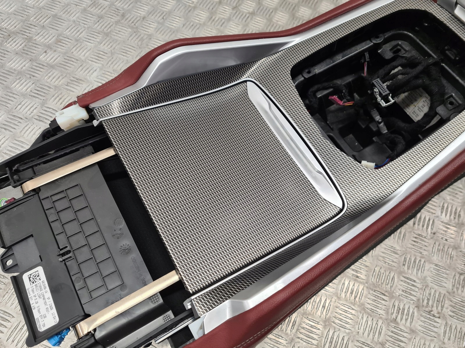 BMW X6 G06 the centre seats TUNEL side upholstery leather