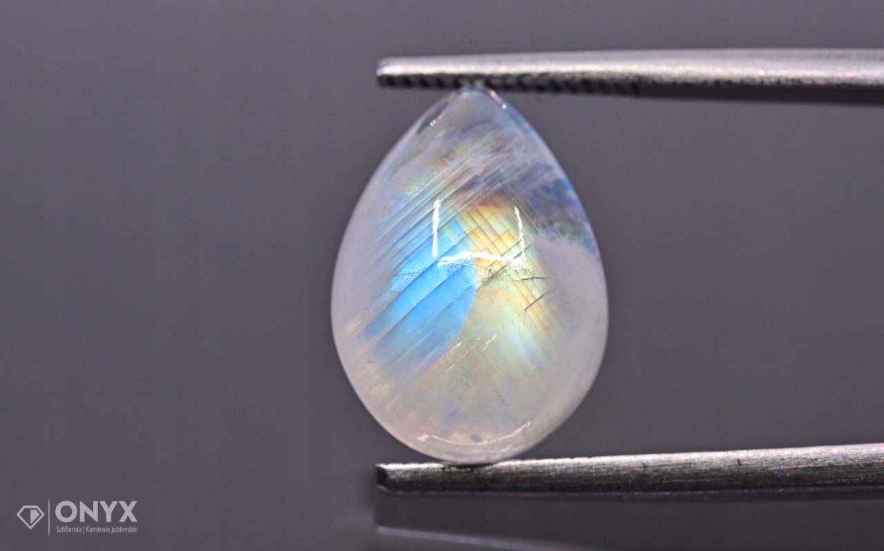 Měsíční kámen kabošon slza 14x10 mm