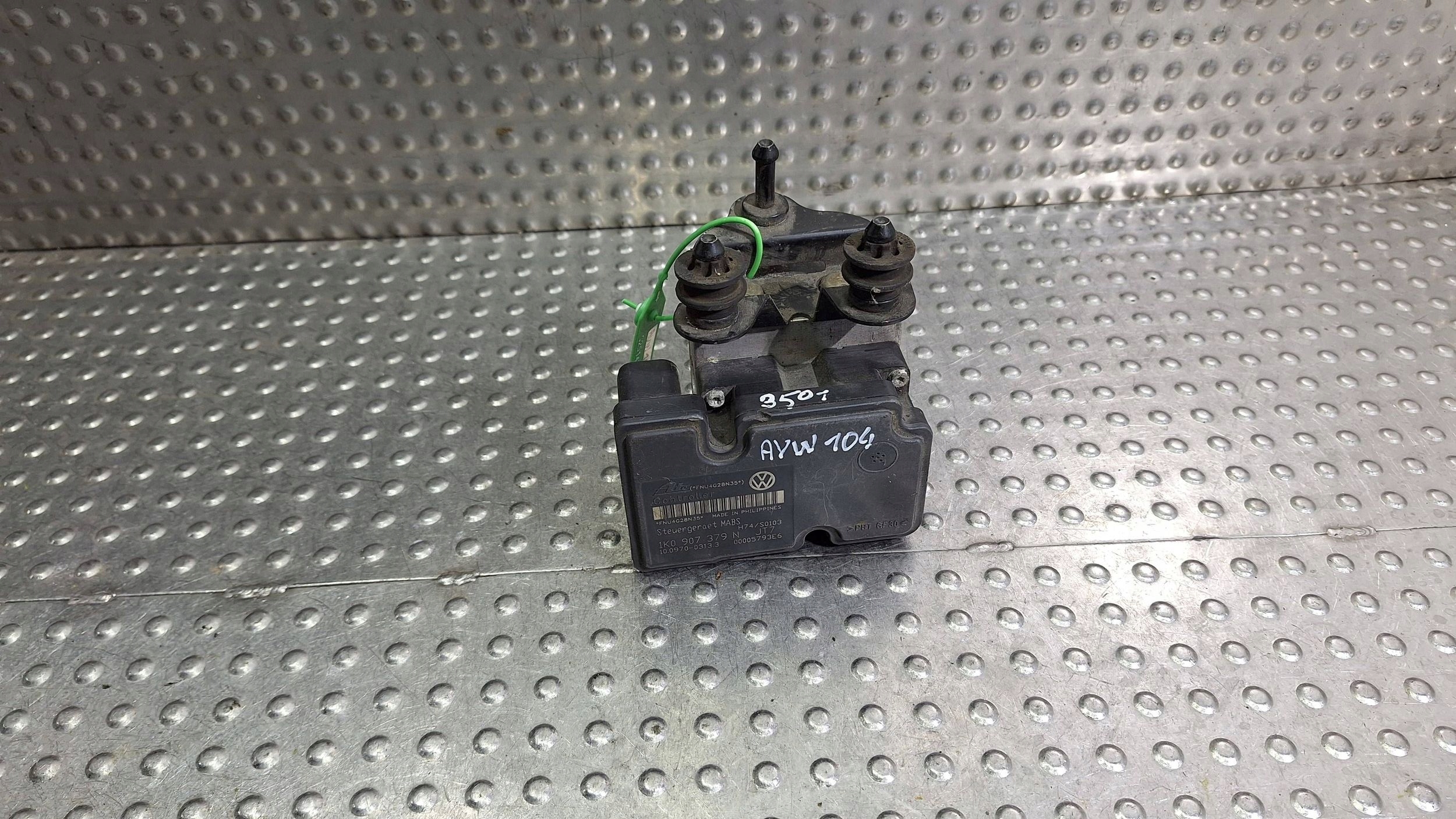 pump control unit ABS 1K0907379N 1K0614117F A3 8P GOLF V LEON II OCTAVIA II