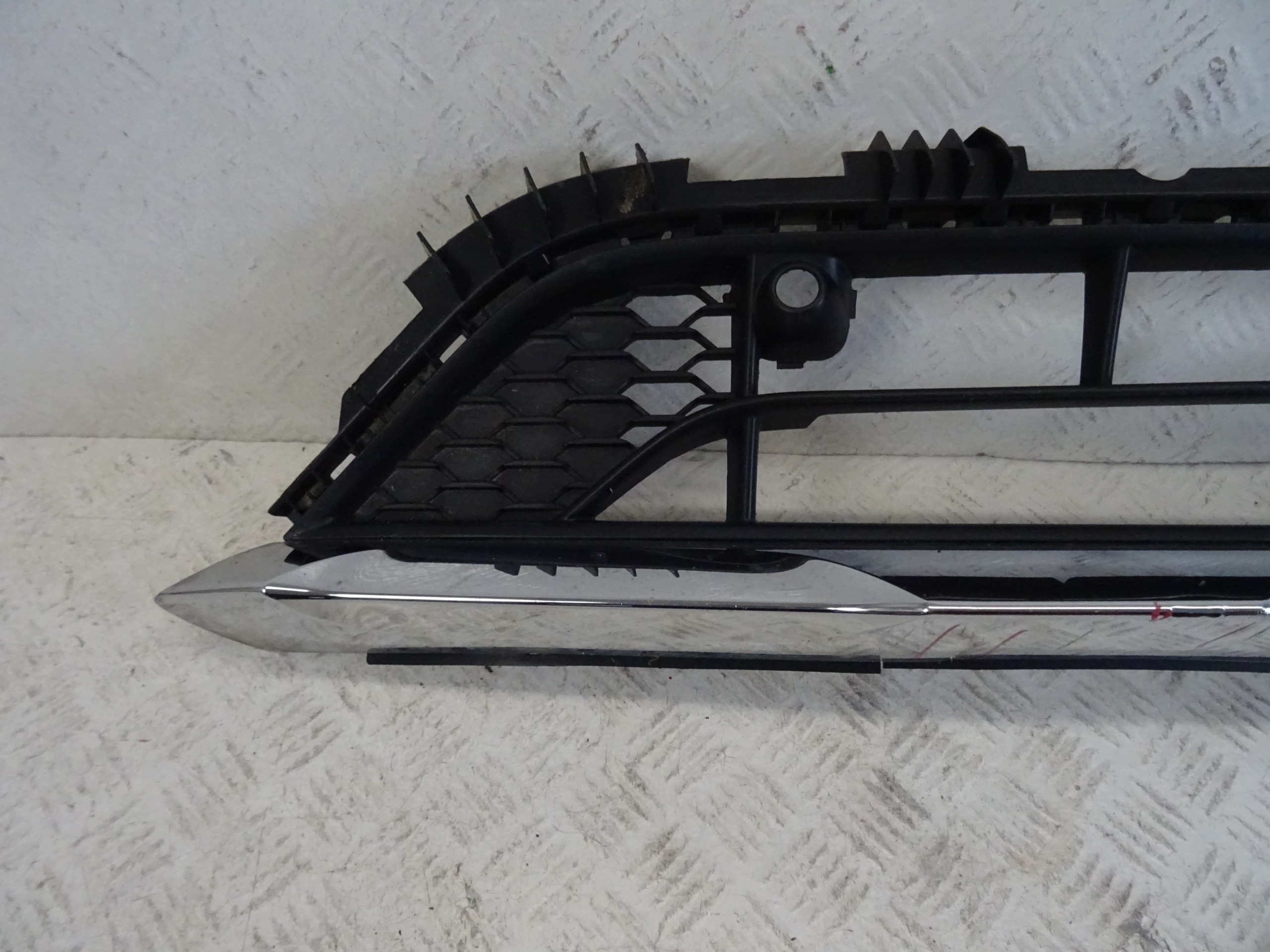 grid of a bumper front front MERCEDES GLB AMG A2478856003