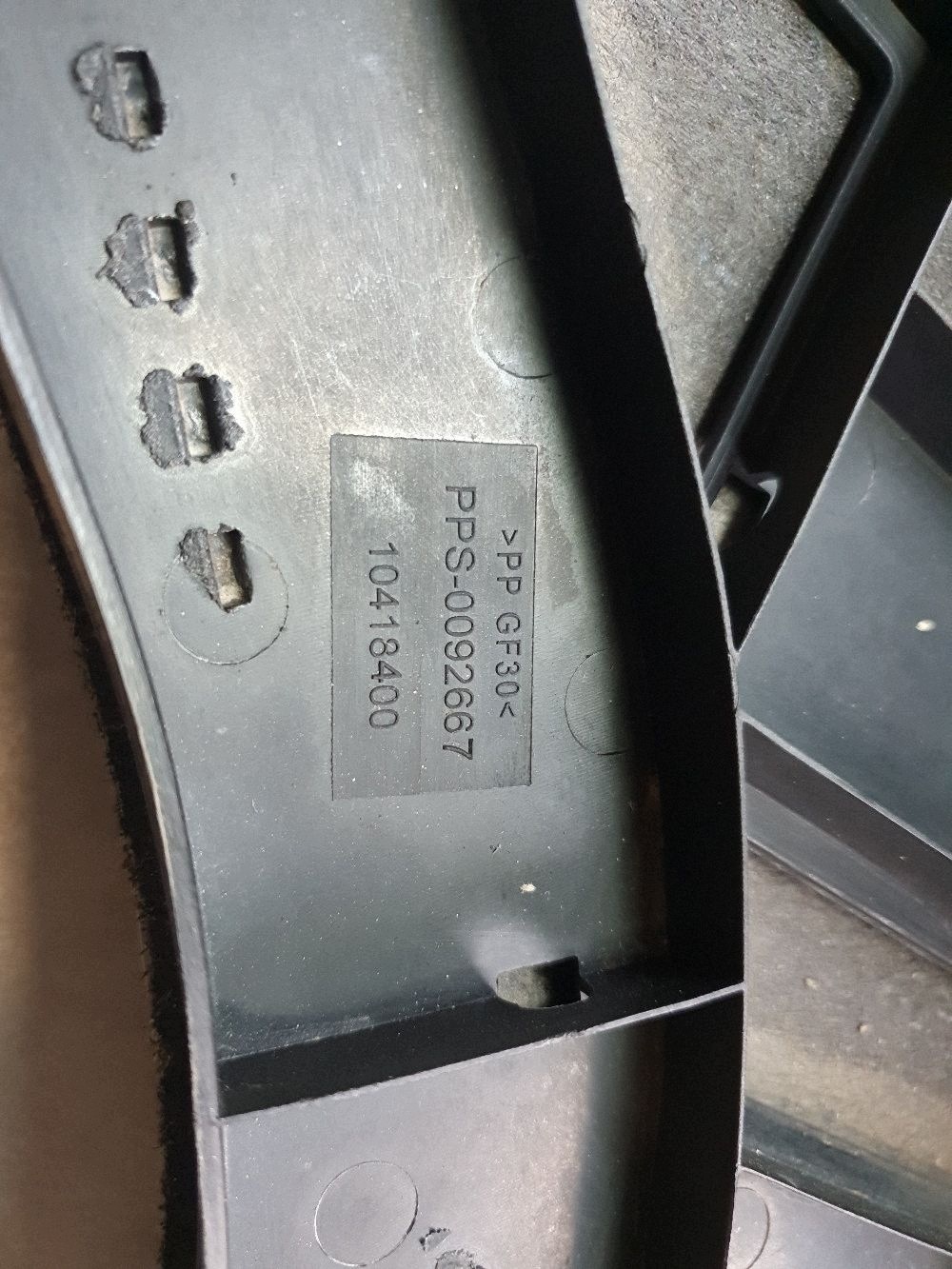 Audi Q7 4M mudguard left rear part rear. 4M0810171J