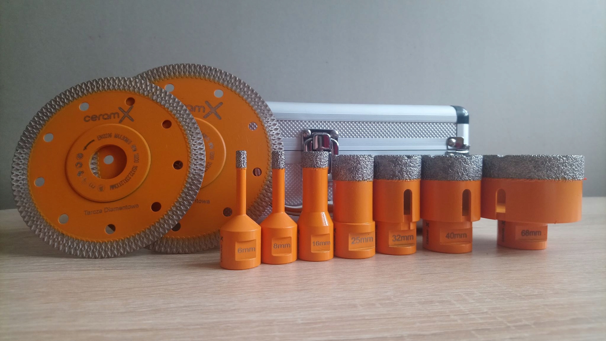 ZESTAW WIERTEŁ DO GRESU CERAM-X 7SZT. + 2 TARCZE