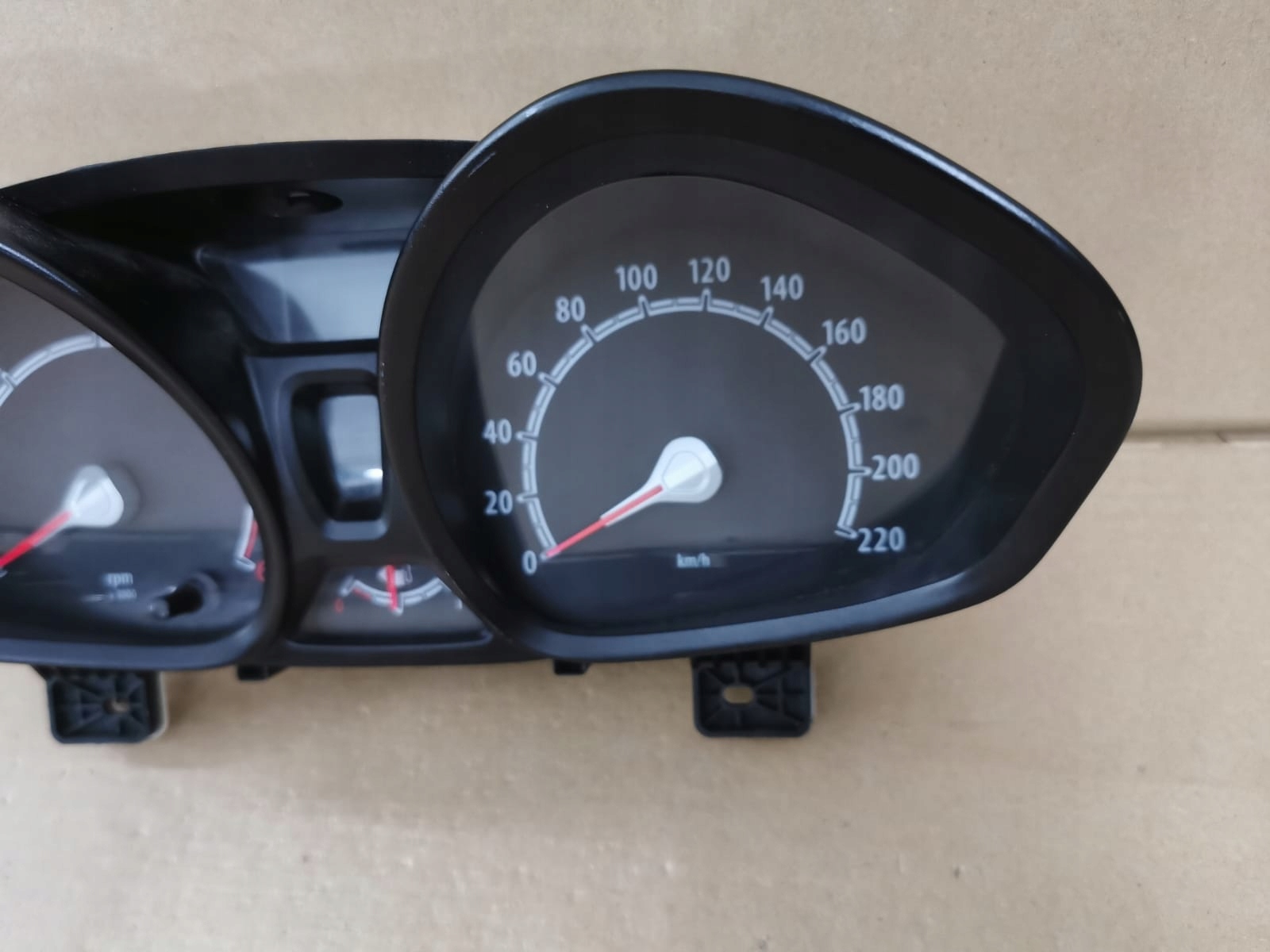 FORD Fiesta MK7 2008-12r. - спидометр часы