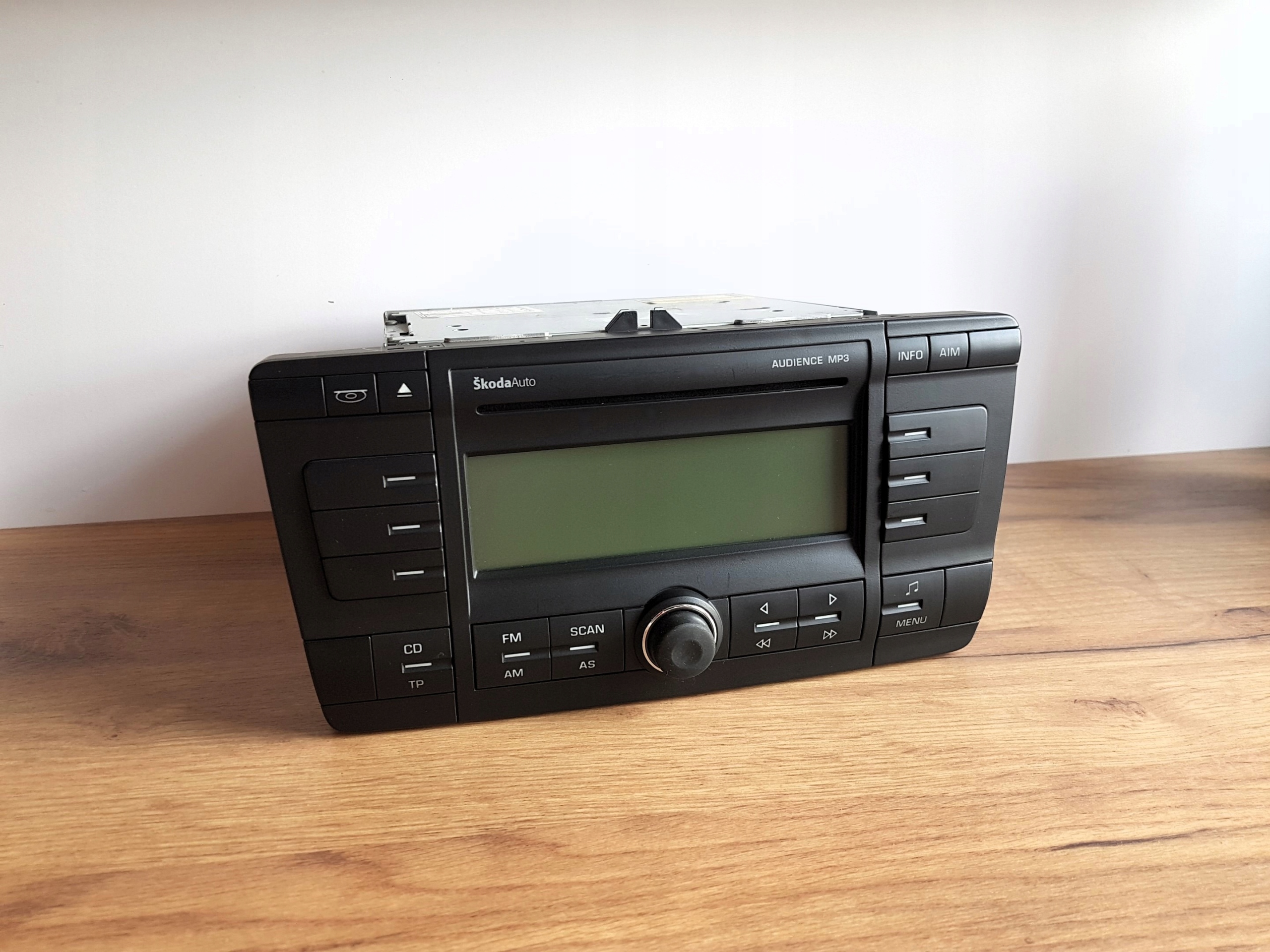 RADIO SKODA AUDIENCE MP3 6xCD KOD FABRYCZNE SUPER STAN OCTAVIA 2 Kod producenta OCTAVIA II